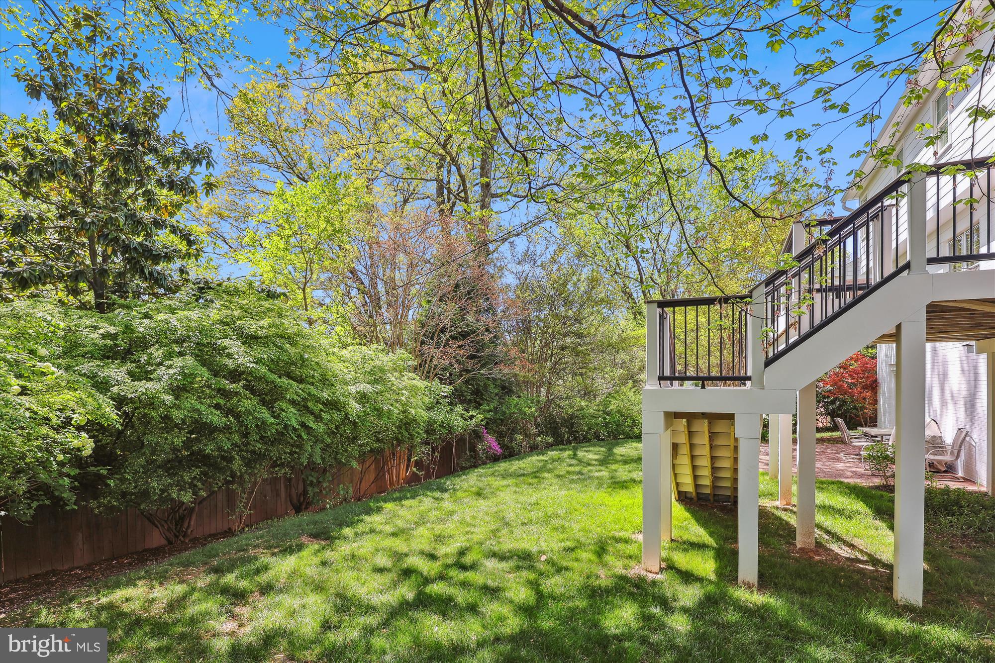 COUNTRY CLUB MANOR - Residential