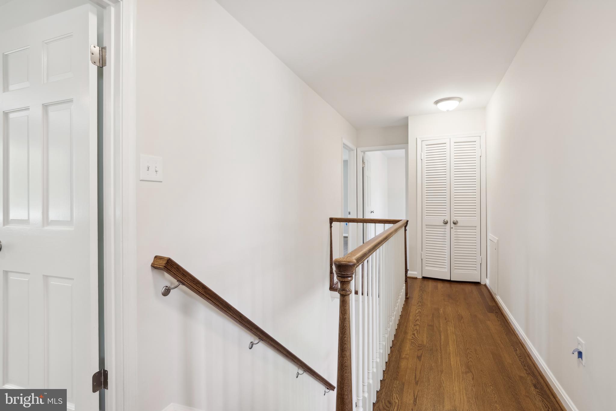 COUNTRY CLUB MANOR - Residential