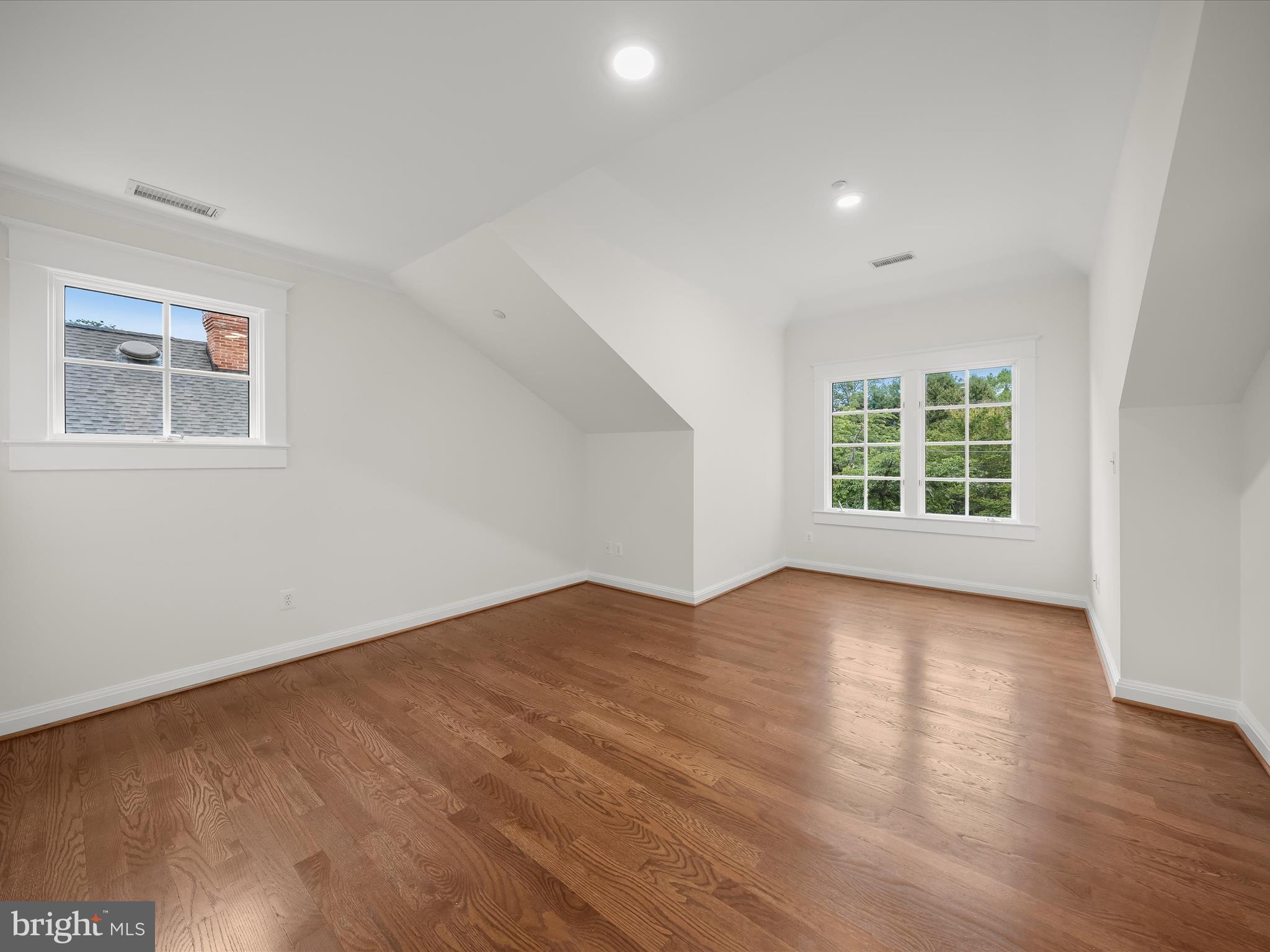 PINEVIEW - Residential