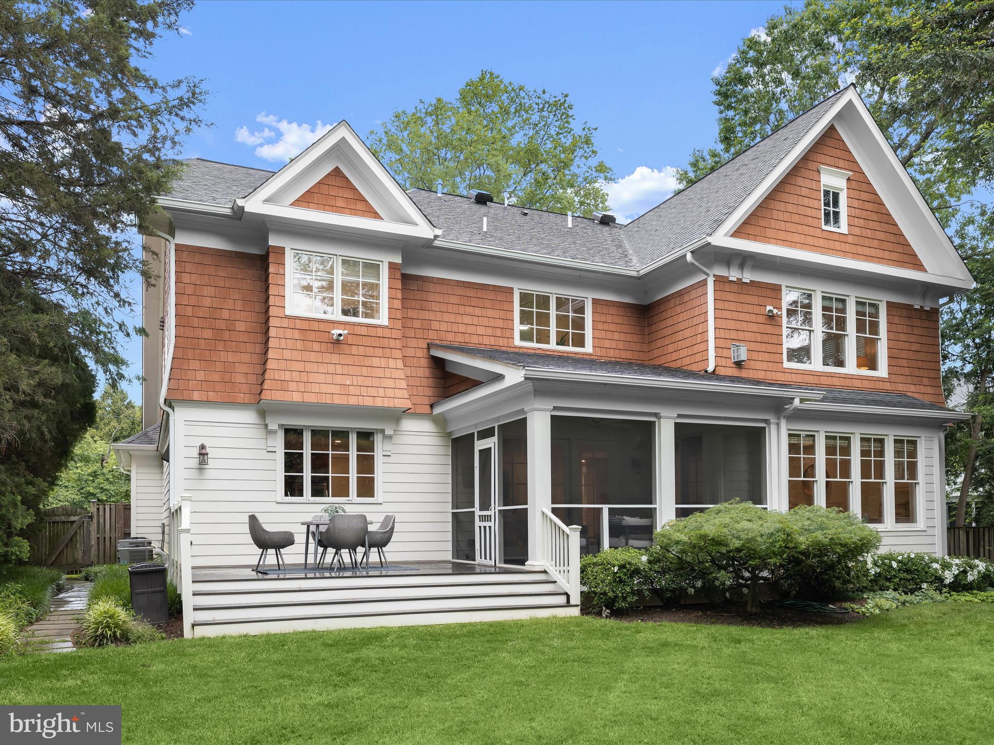 PINEVIEW - Residential