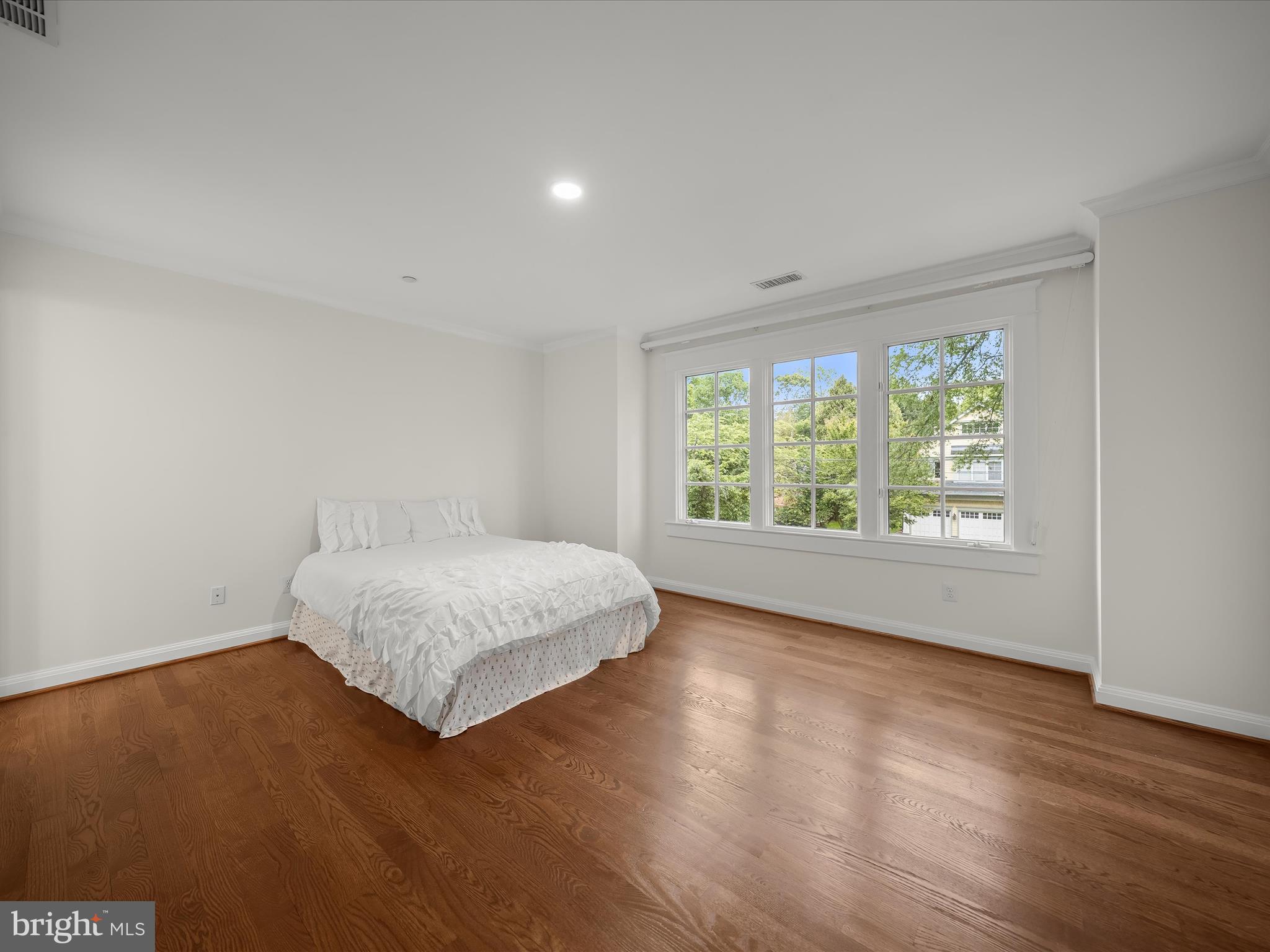 PINEVIEW - Residential