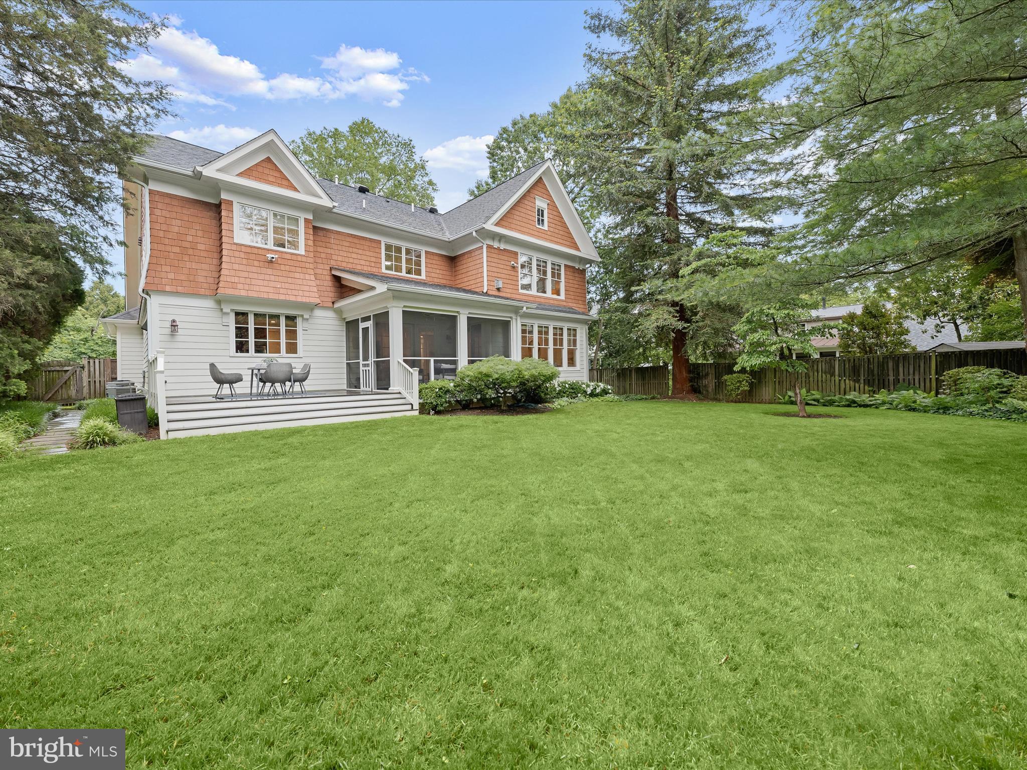 PINEVIEW - Residential