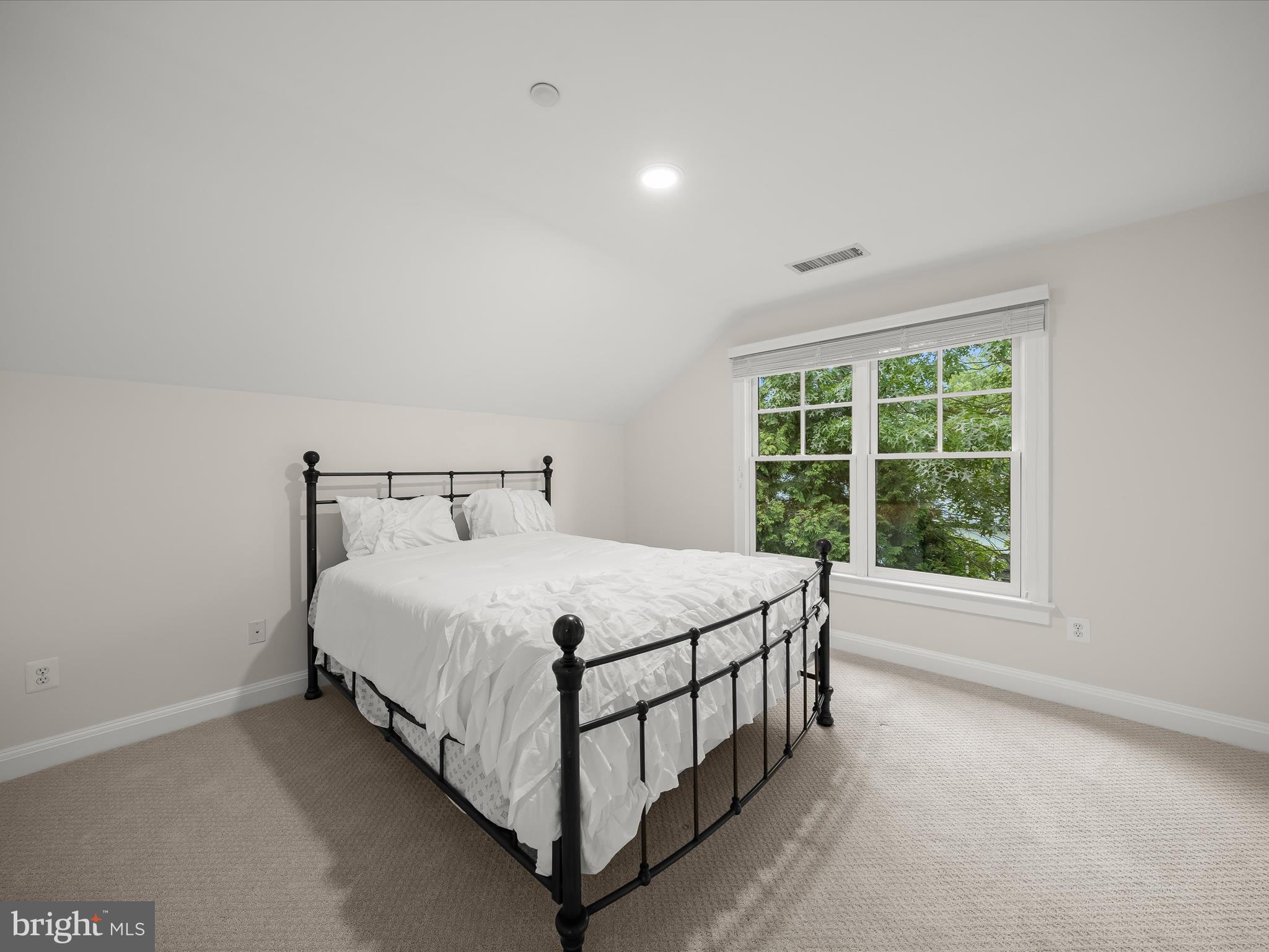 PINEVIEW - Residential