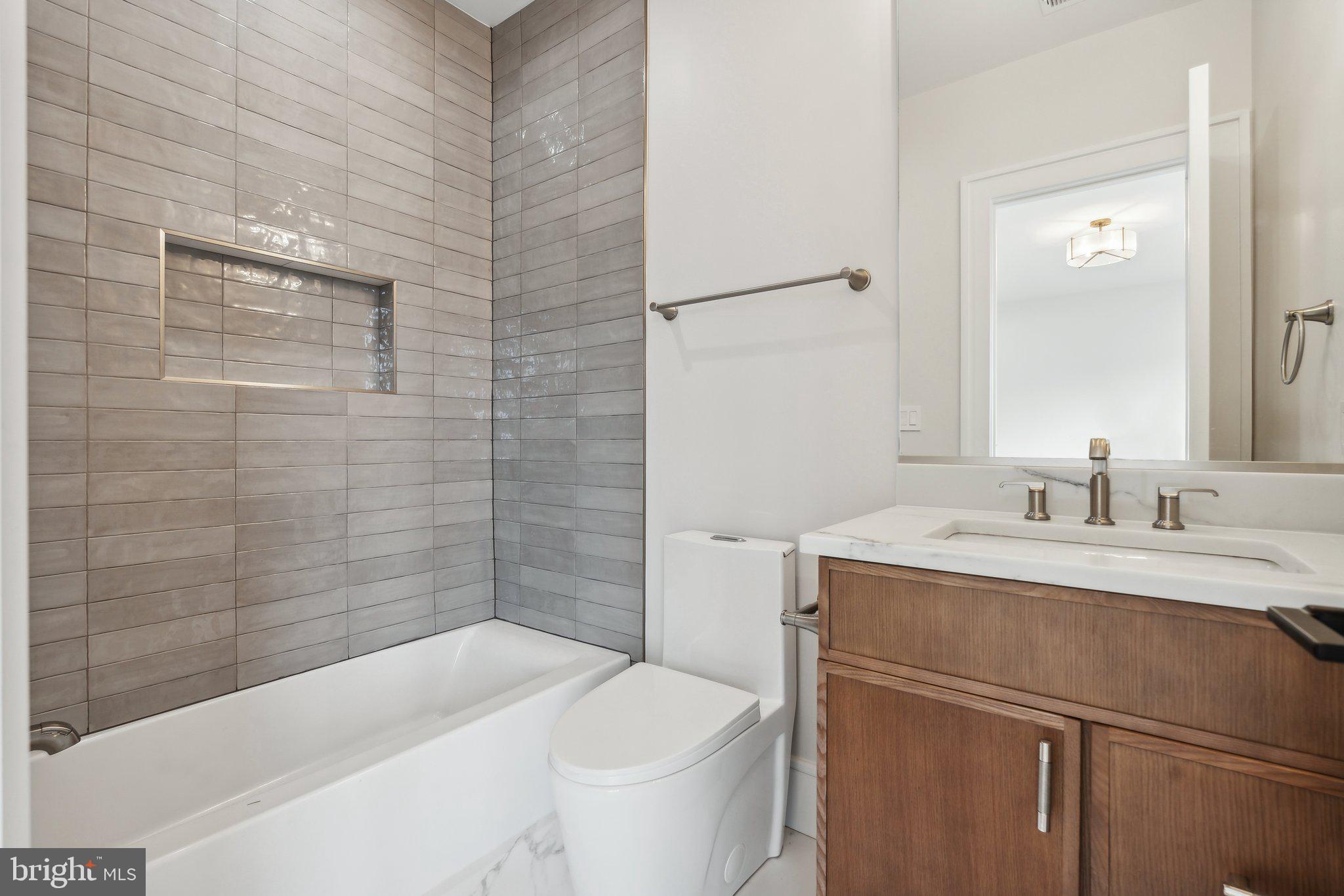 KENWOOD PARK - Residential