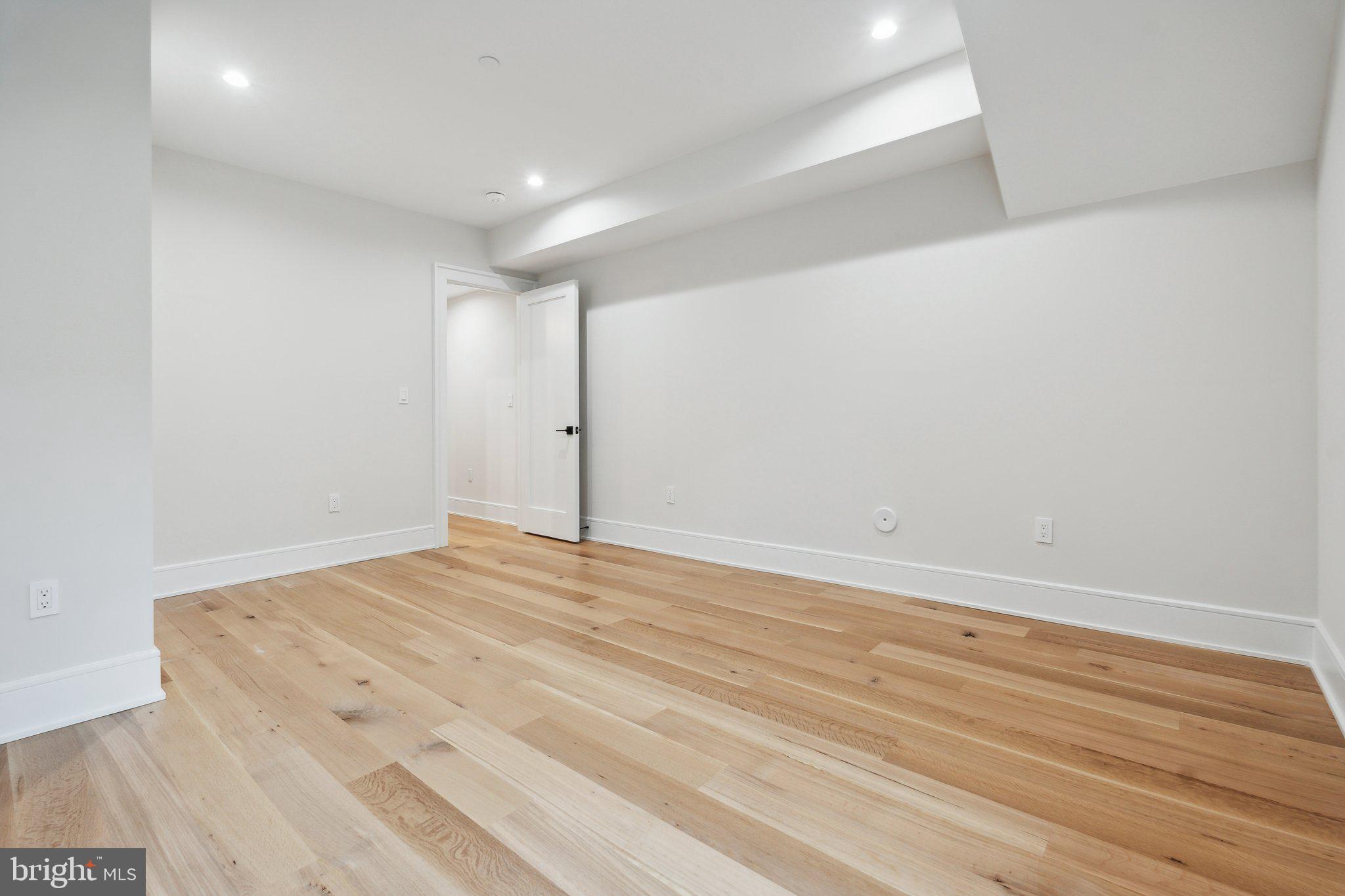 KENWOOD PARK - Residential