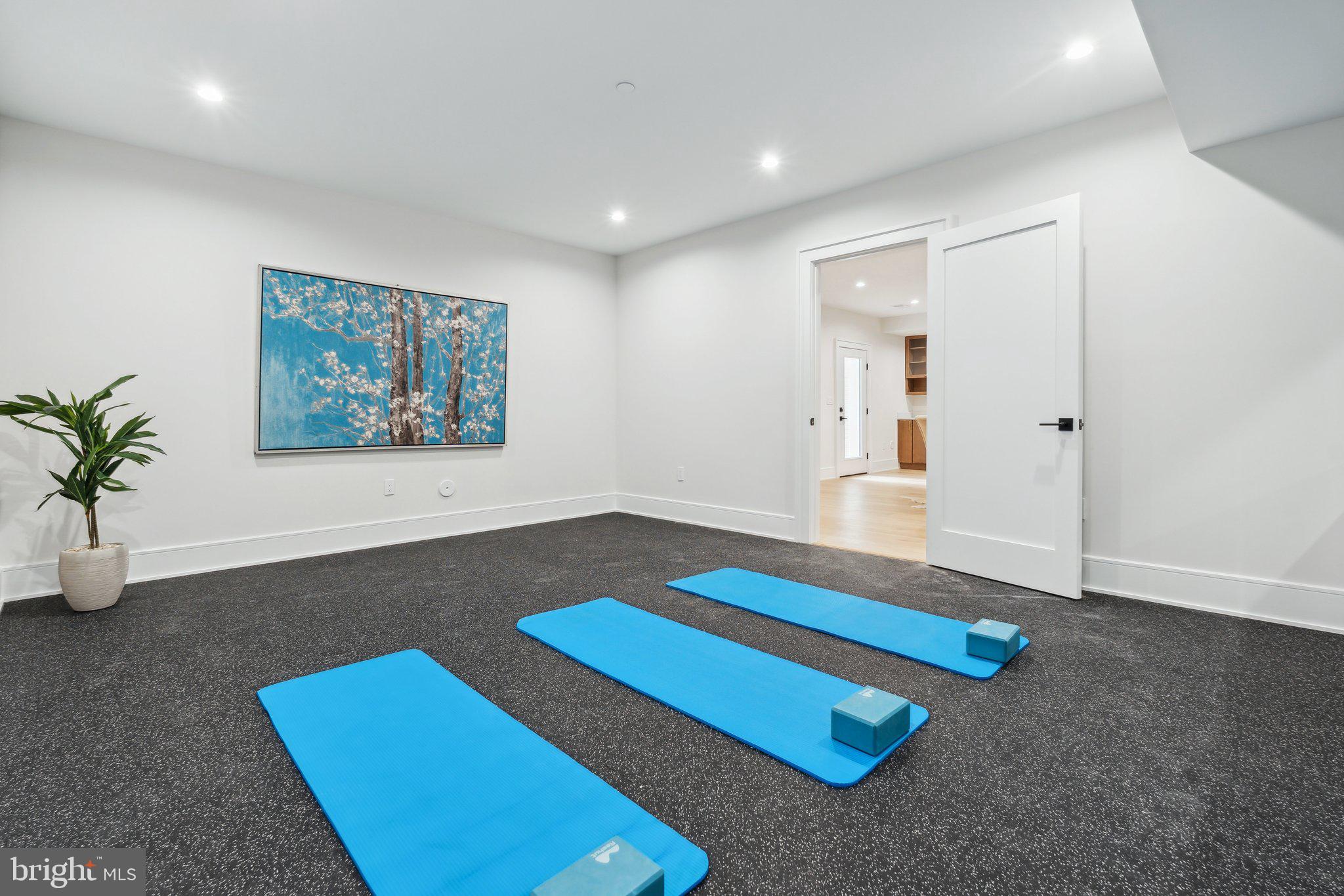 KENWOOD PARK - Residential