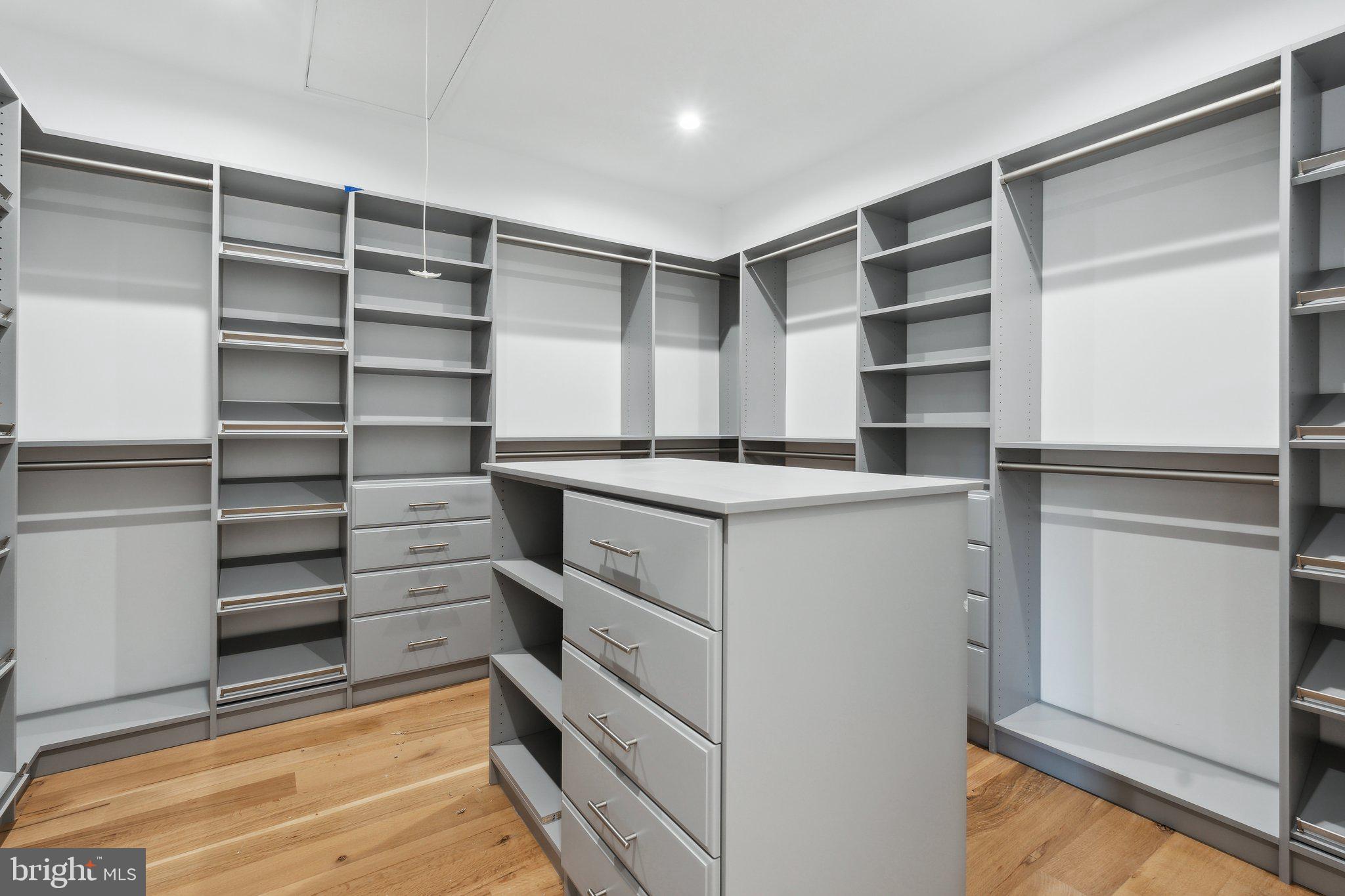 KENWOOD PARK - Residential