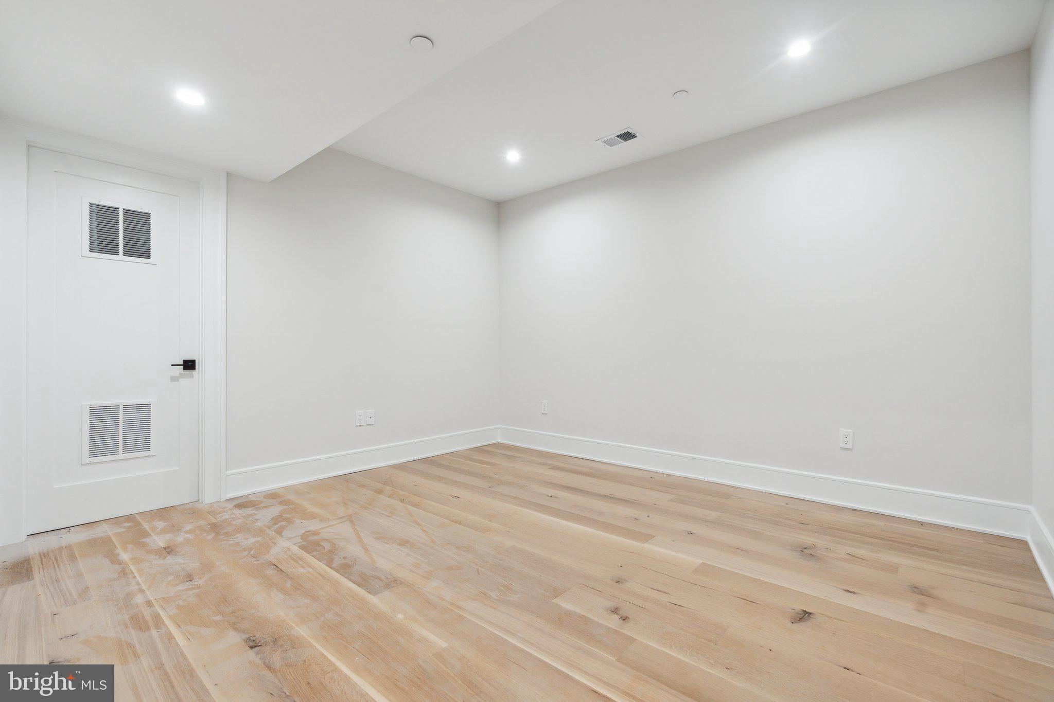 KENWOOD PARK - Residential