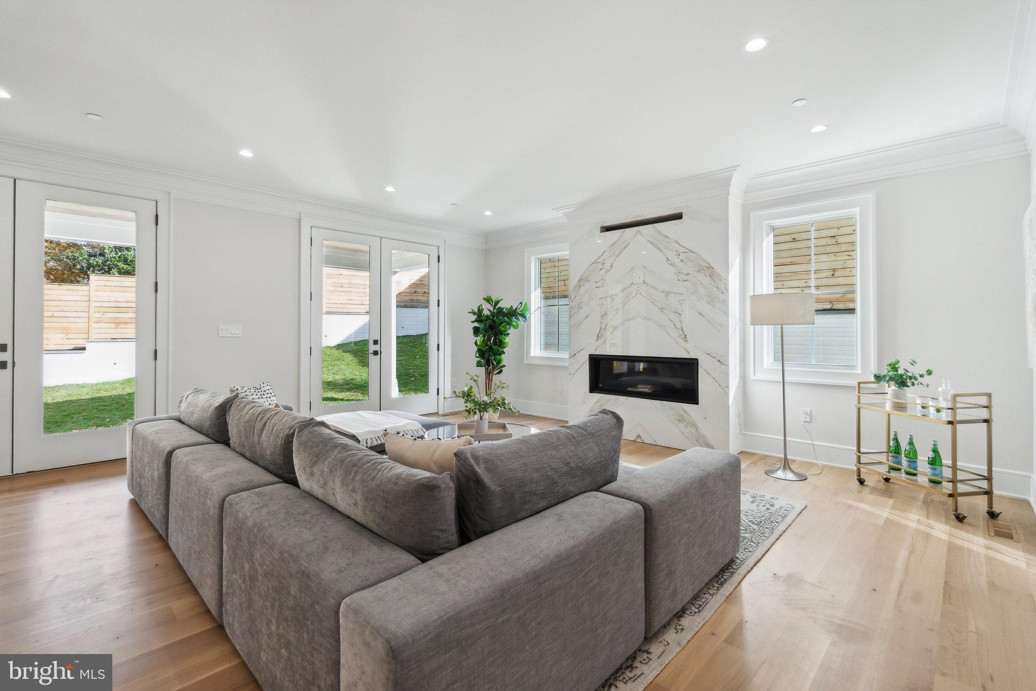 KENWOOD PARK - Residential