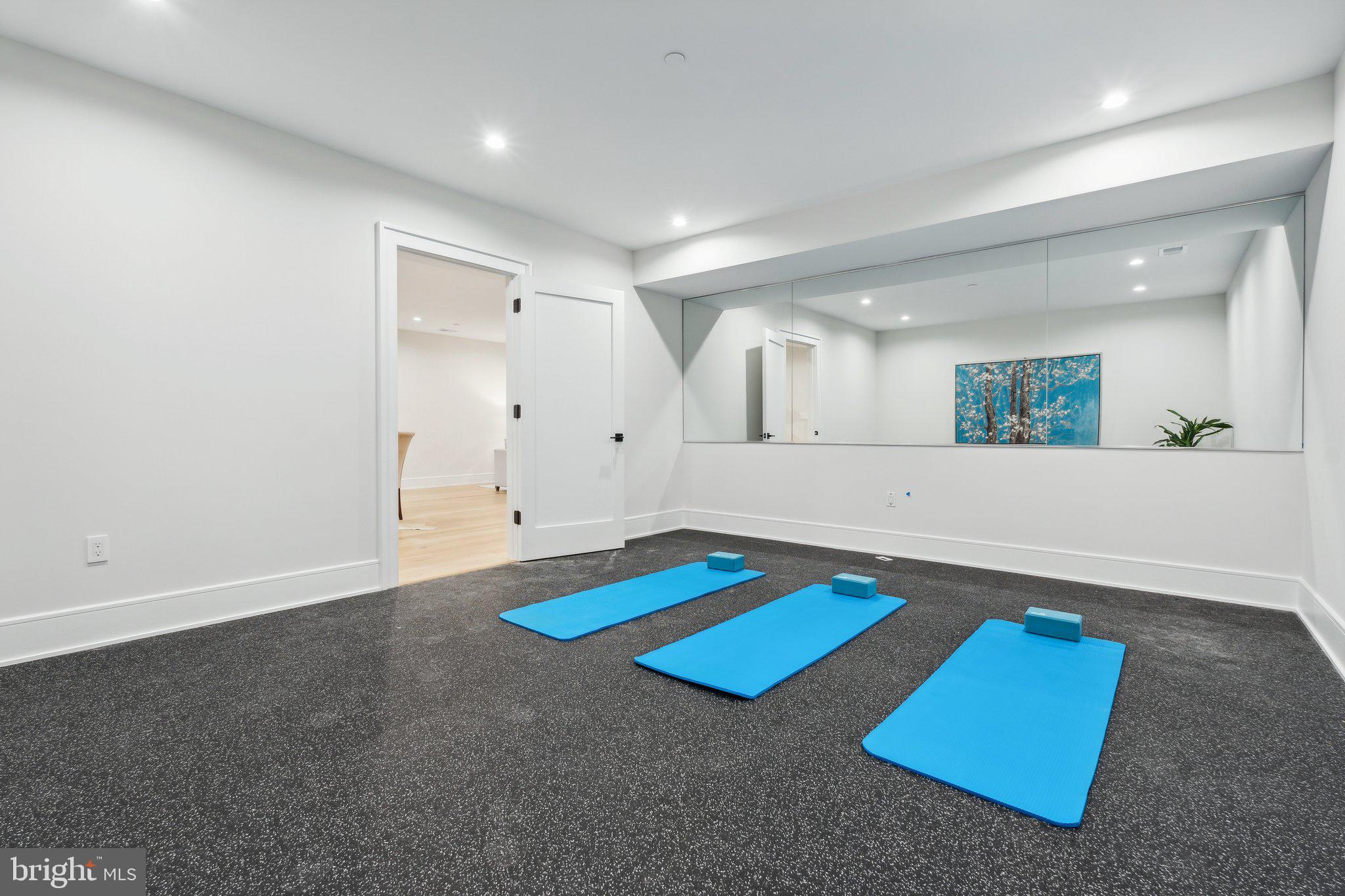 KENWOOD PARK - Residential