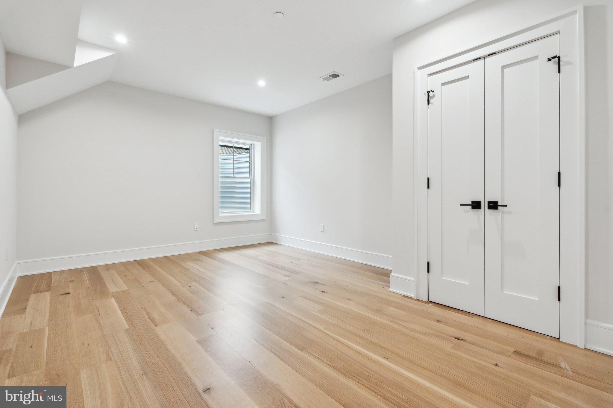 KENWOOD PARK - Residential