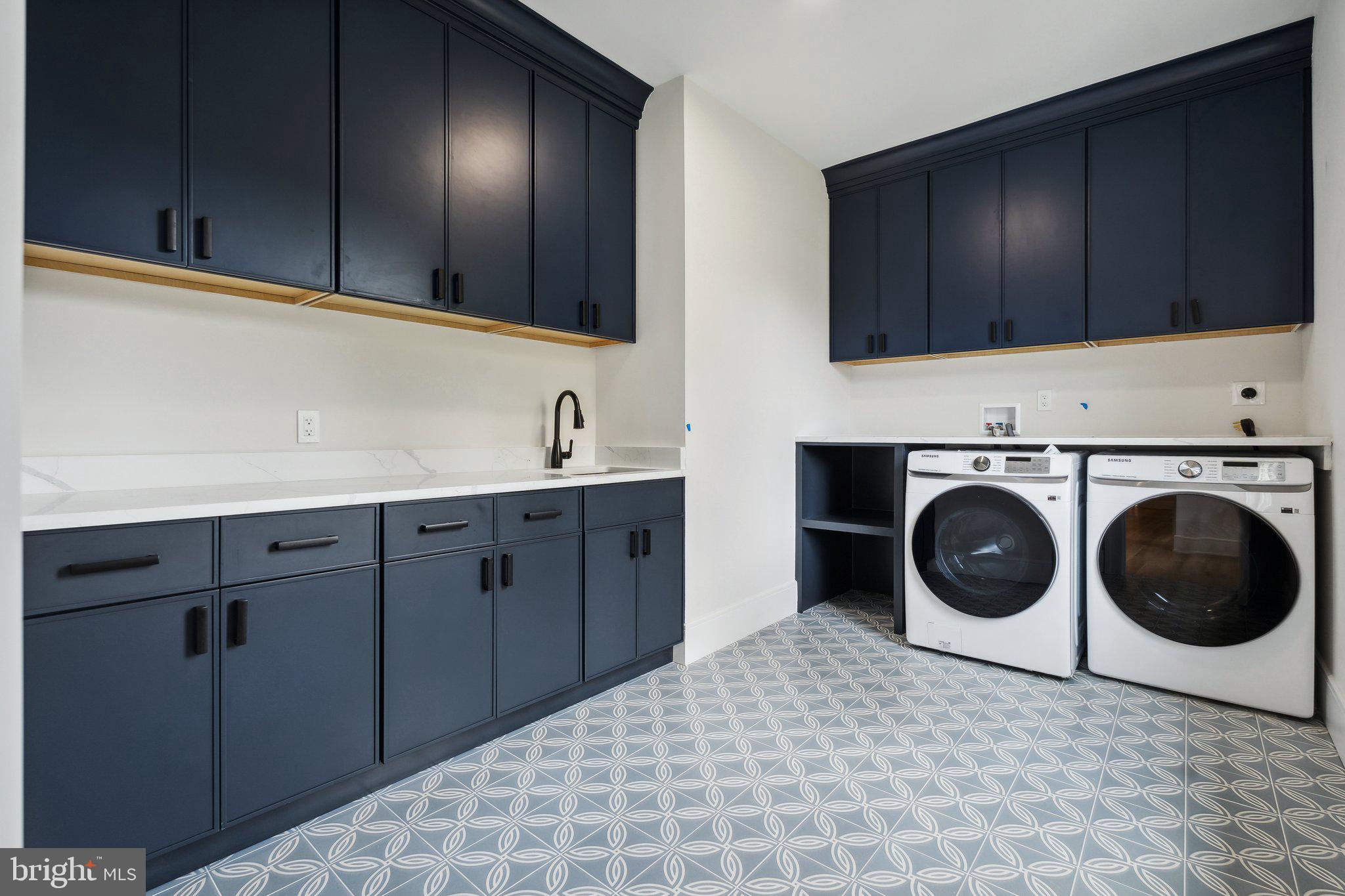 KENWOOD PARK - Residential