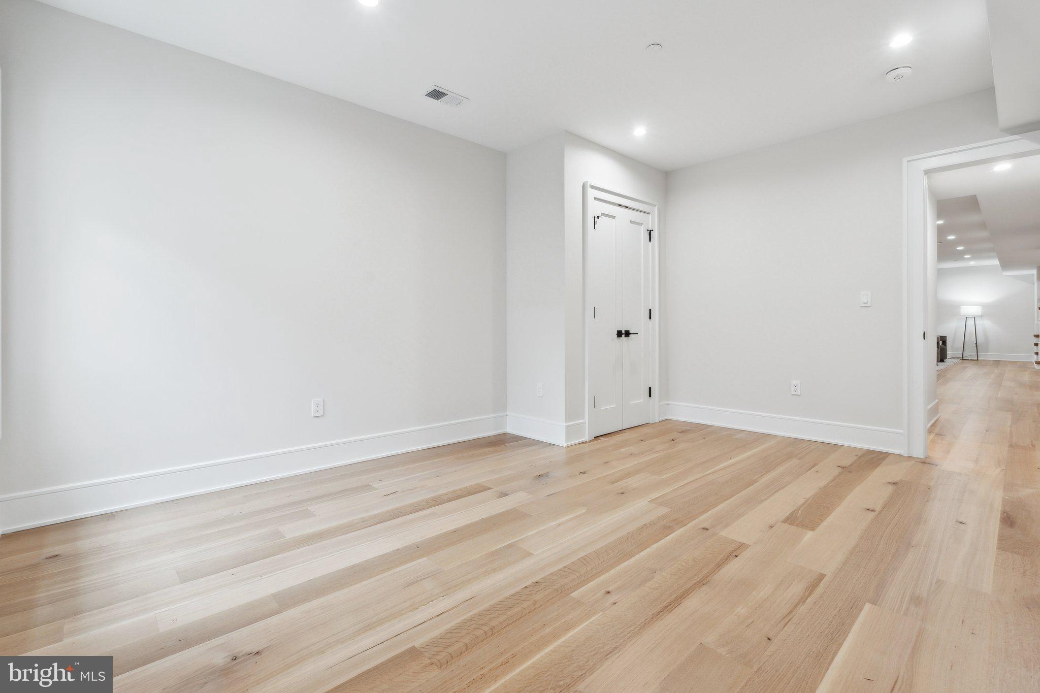 KENWOOD PARK - Residential