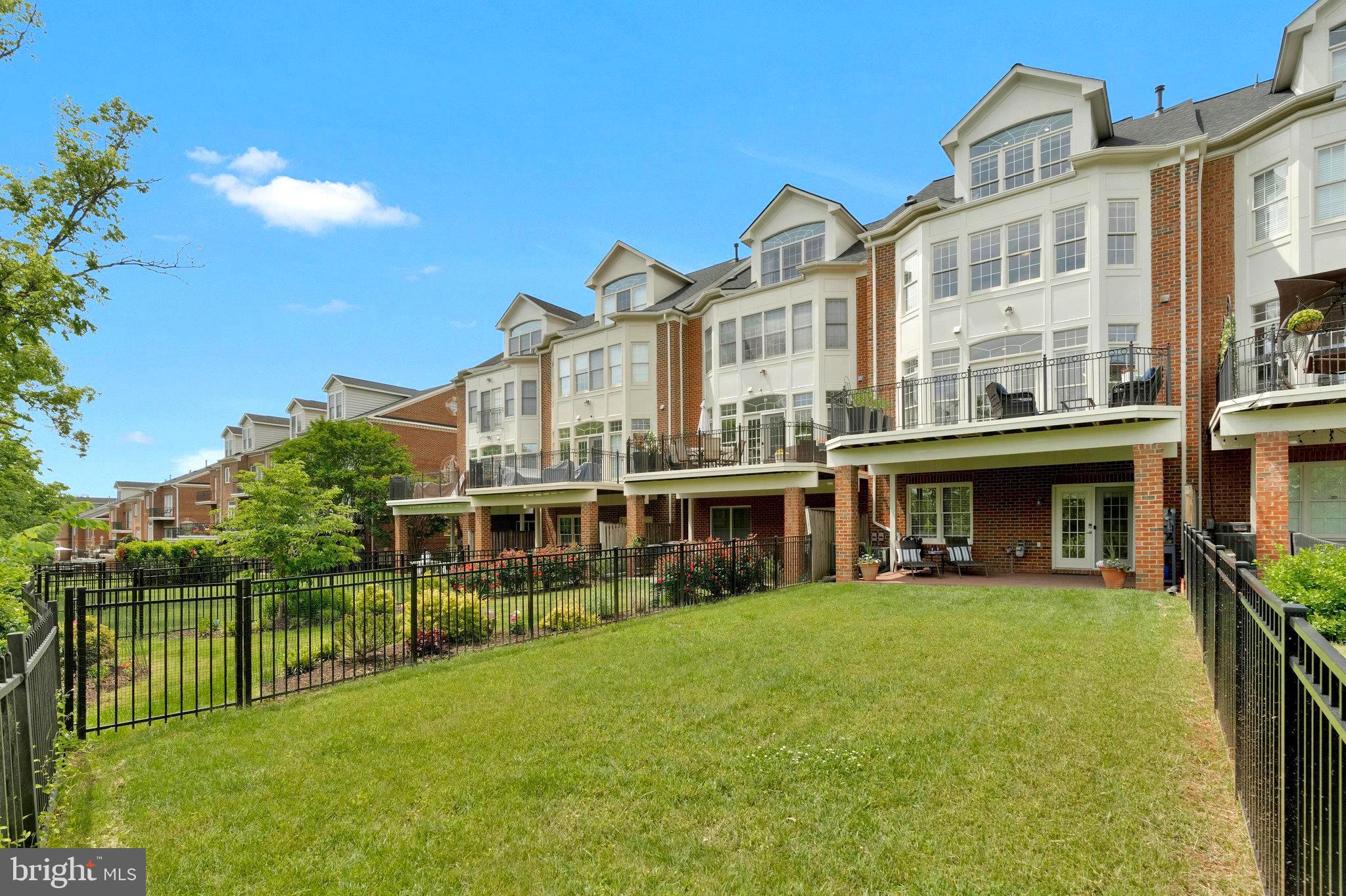 RIVER CREEK - Residential