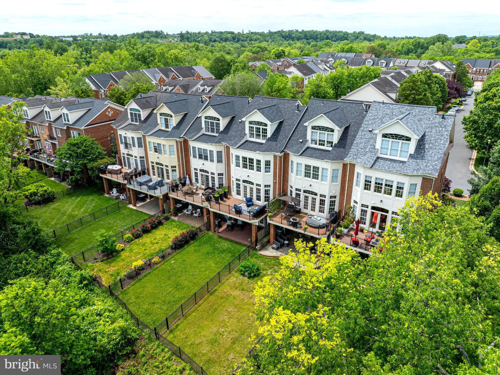 RIVER CREEK - Residential