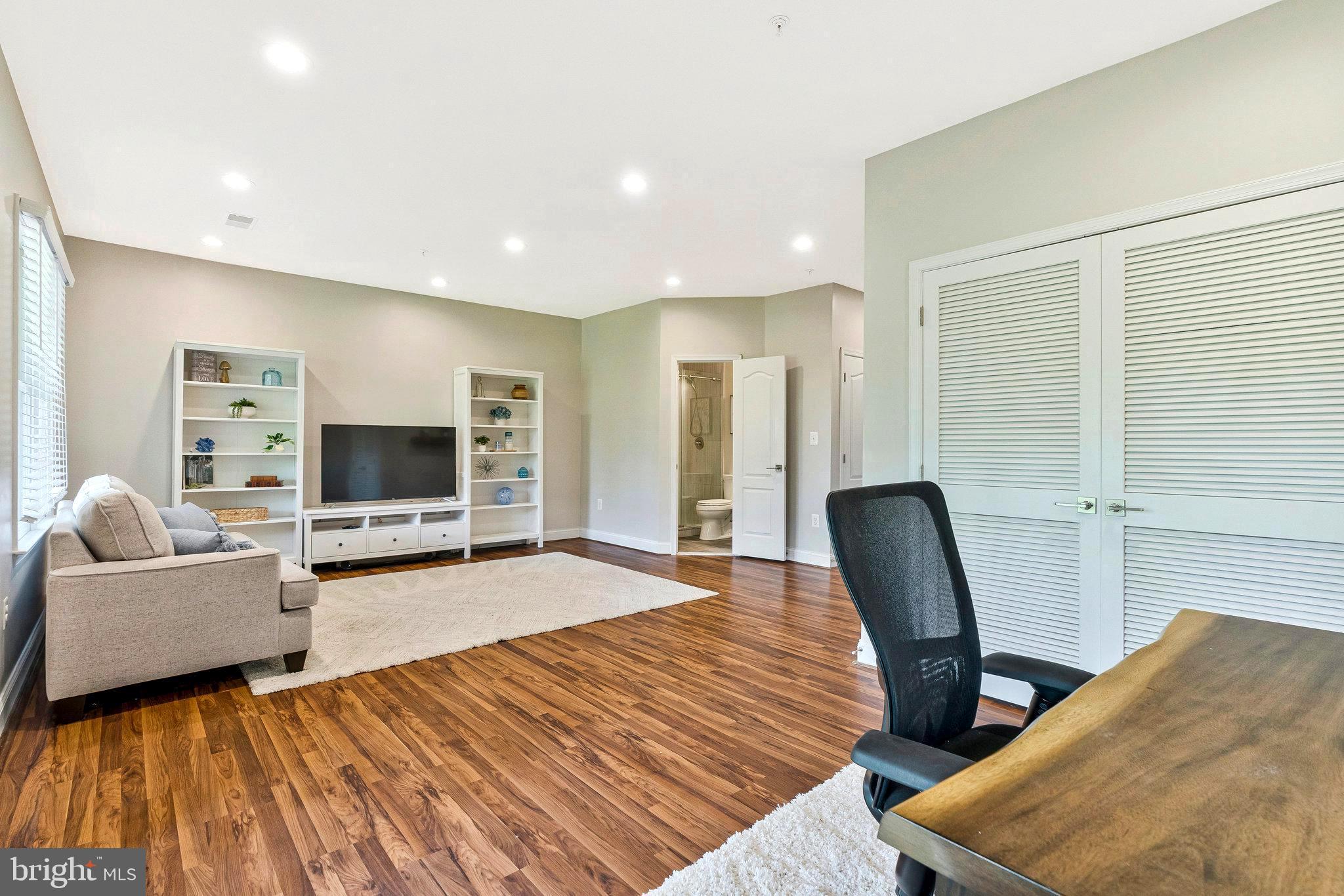 RIVER CREEK - Residential