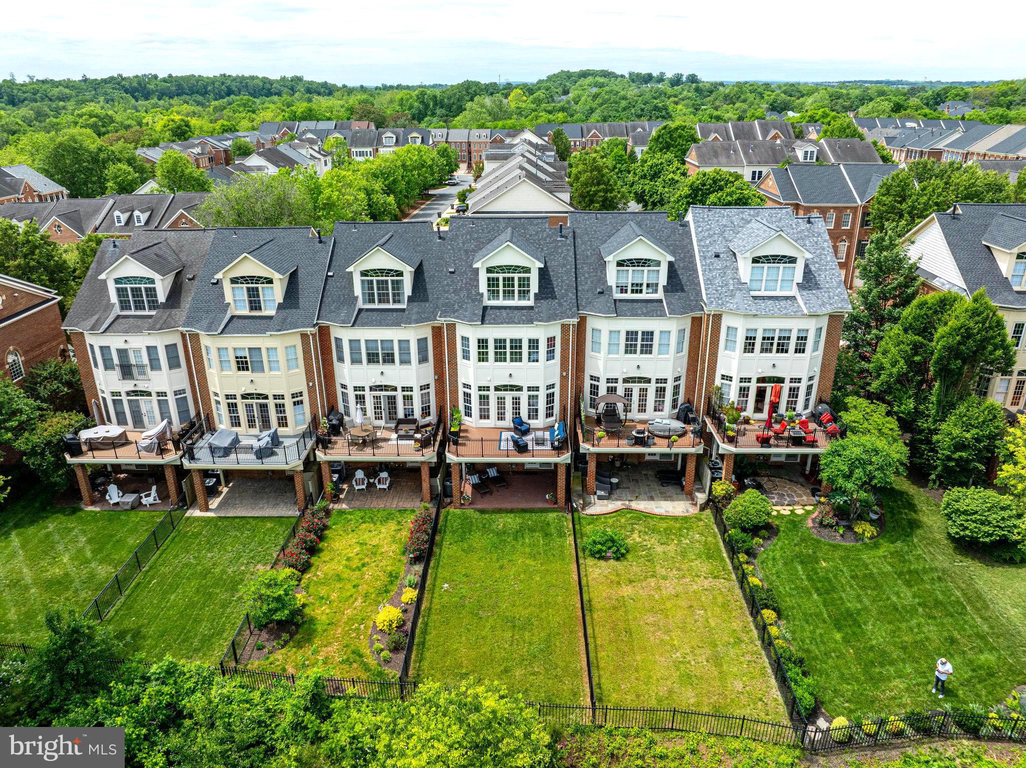 RIVER CREEK - Residential