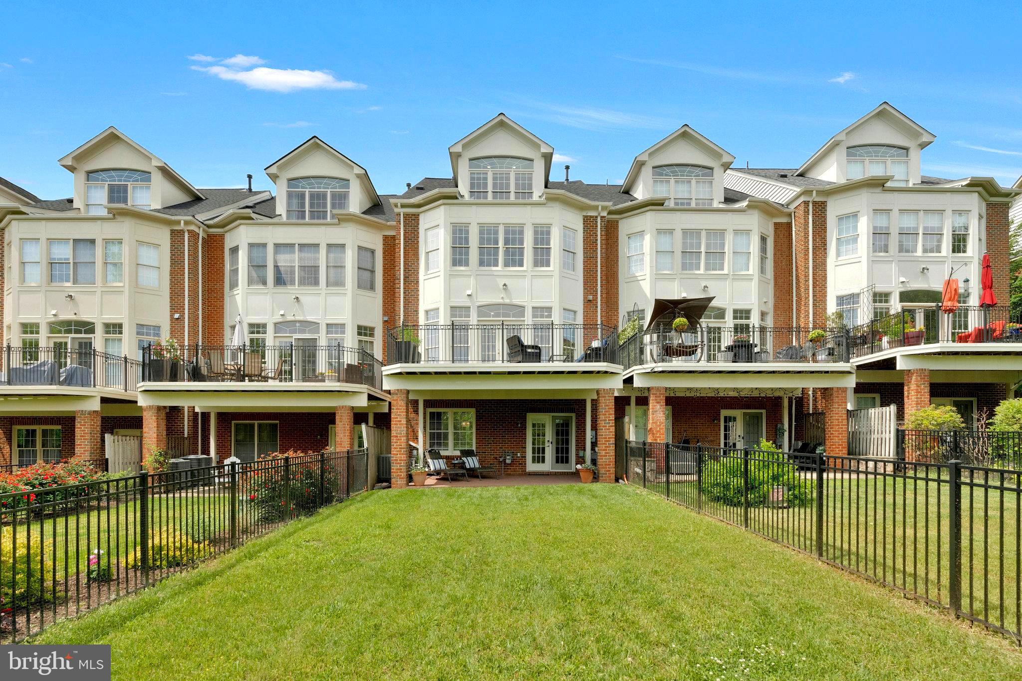 RIVER CREEK - Residential