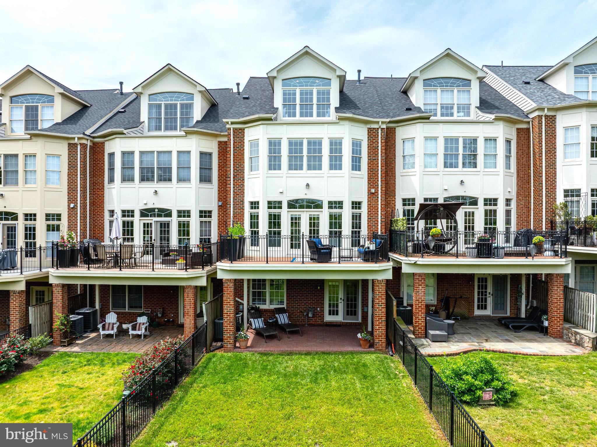 RIVER CREEK - Residential