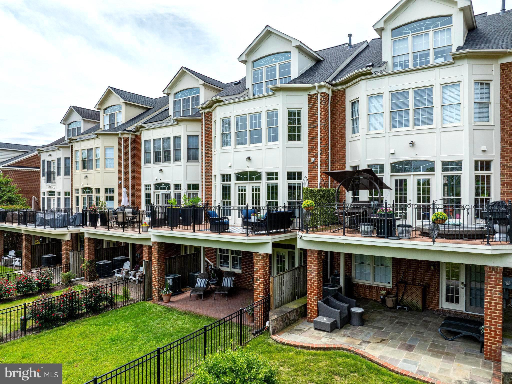 RIVER CREEK - Residential