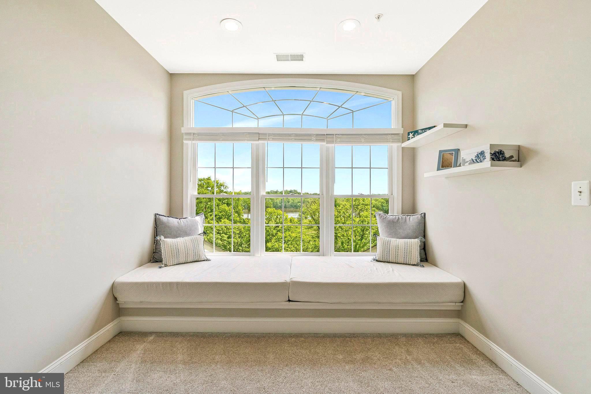 RIVER CREEK - Residential