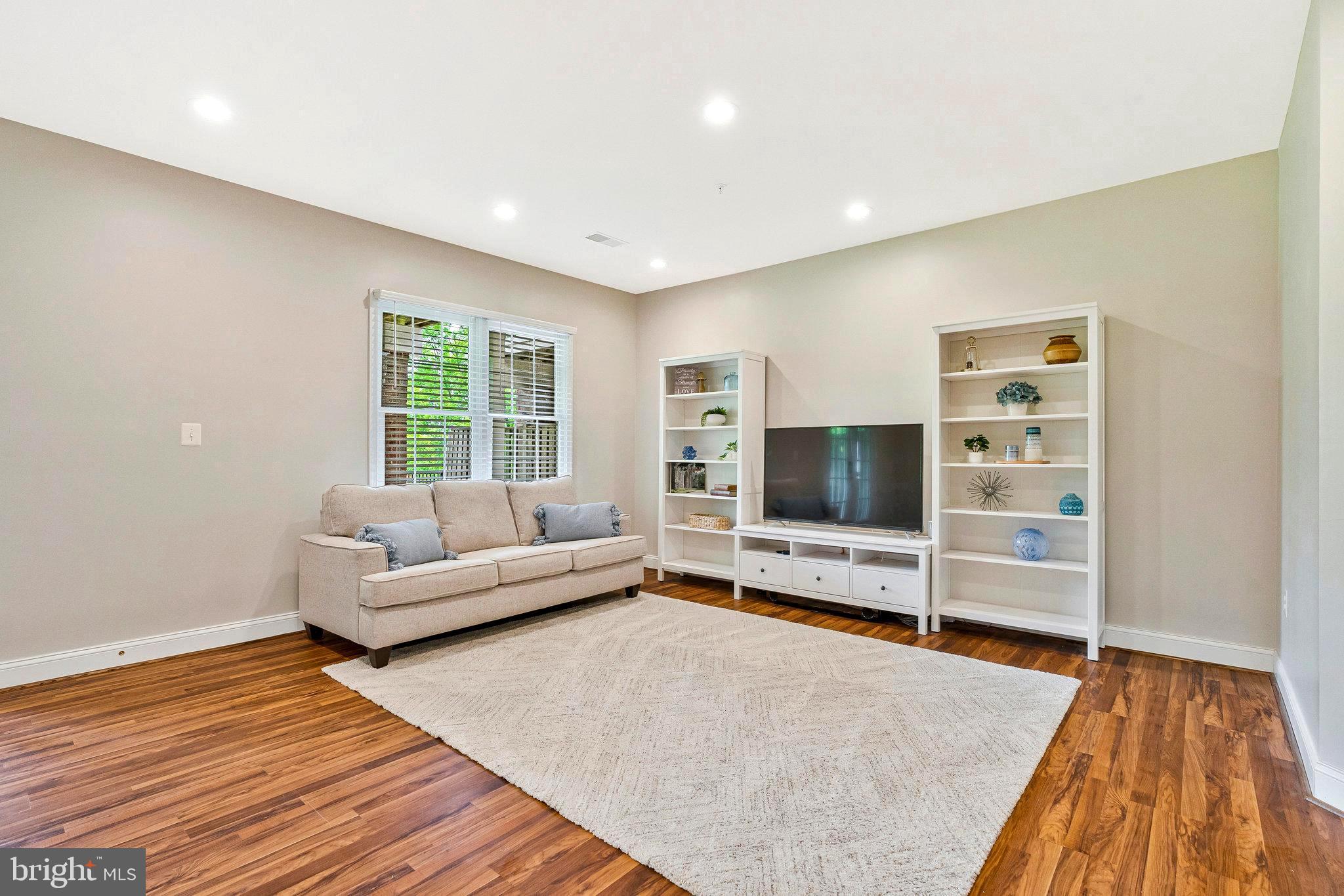 RIVER CREEK - Residential