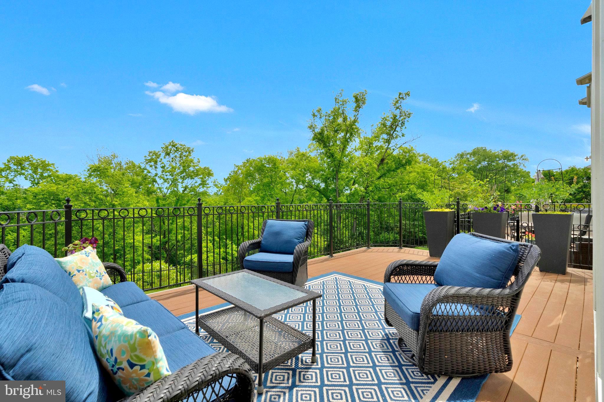 RIVER CREEK - Residential