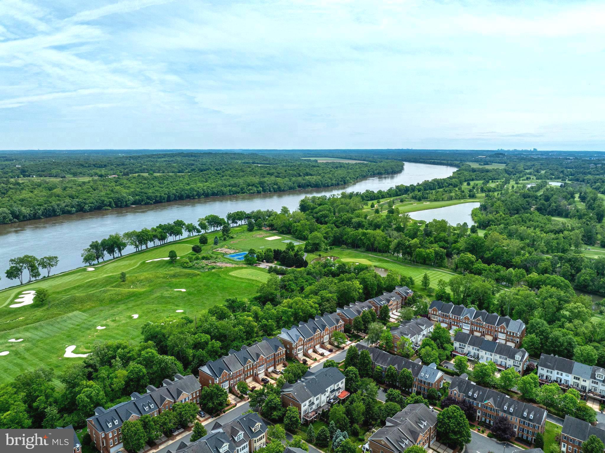 RIVER CREEK - Residential