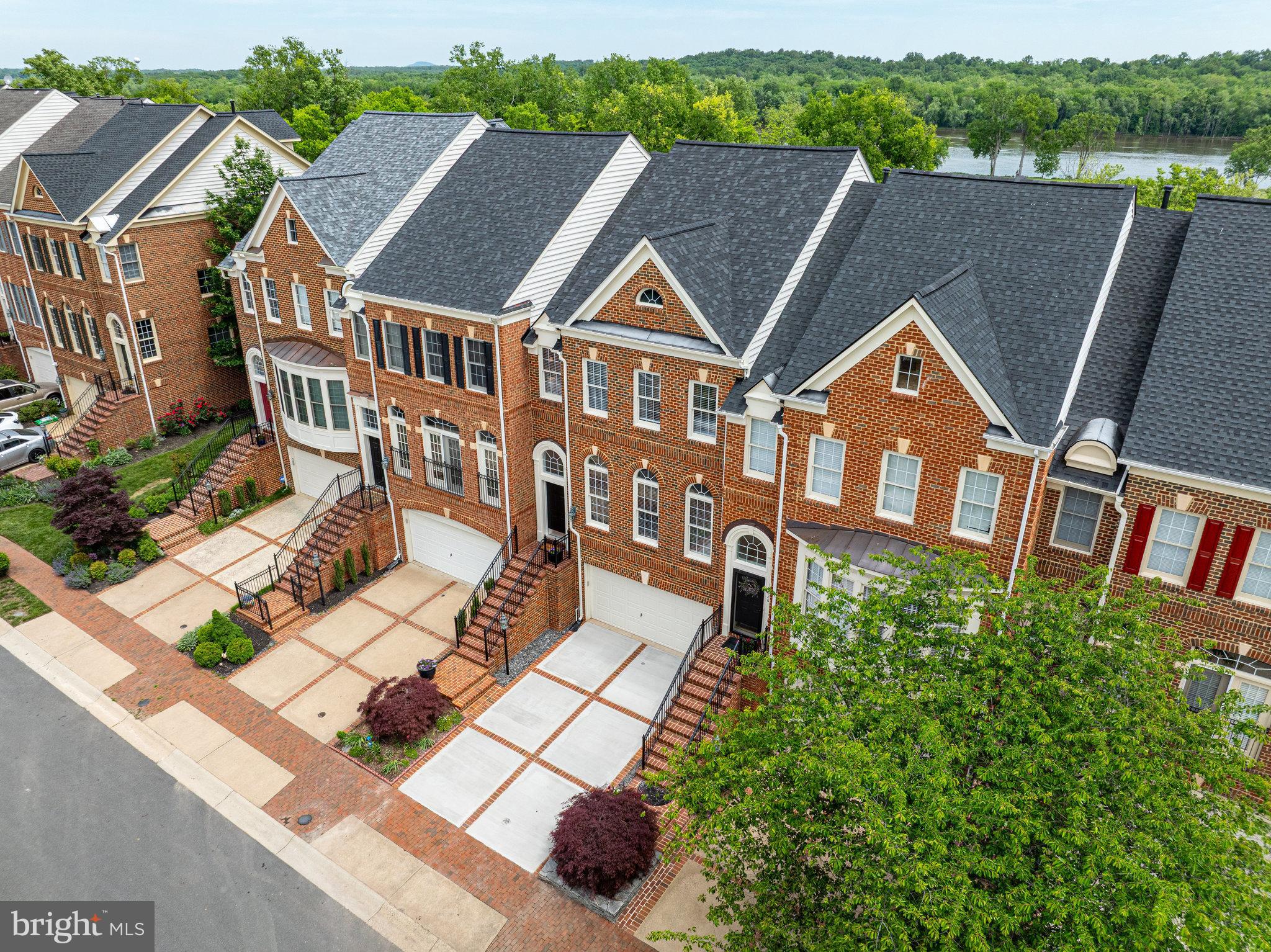 RIVER CREEK - Residential