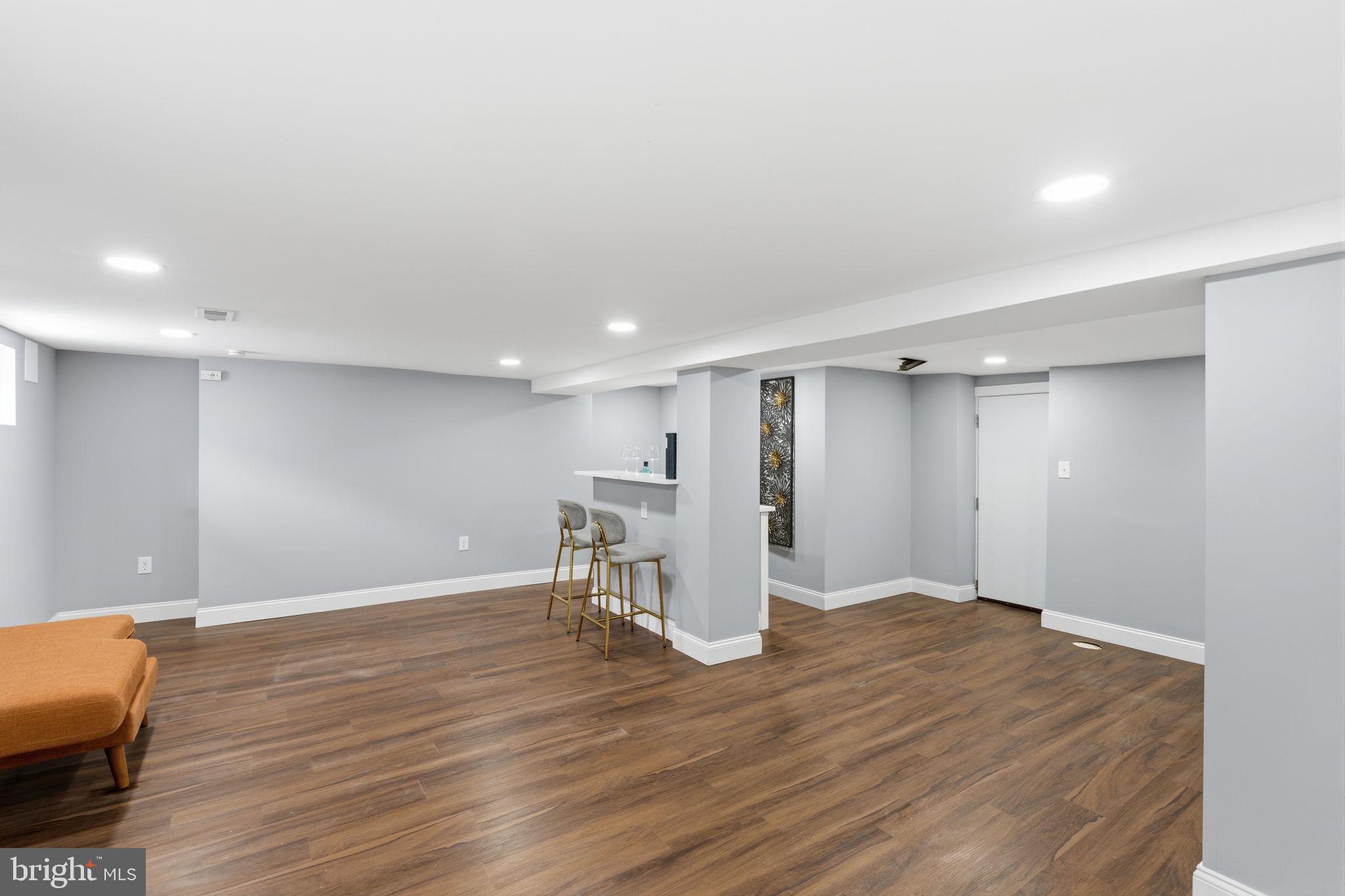 WEST OAK LANE - Residential