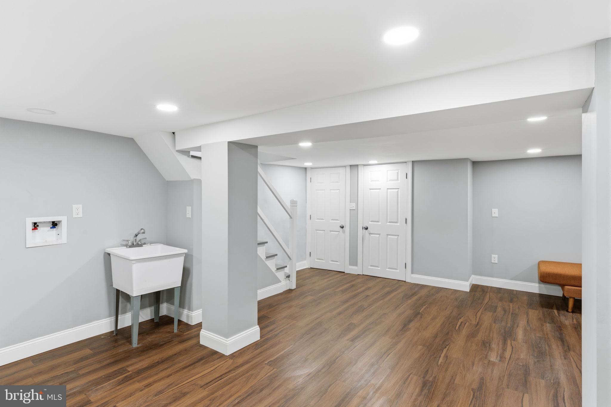 WEST OAK LANE - Residential