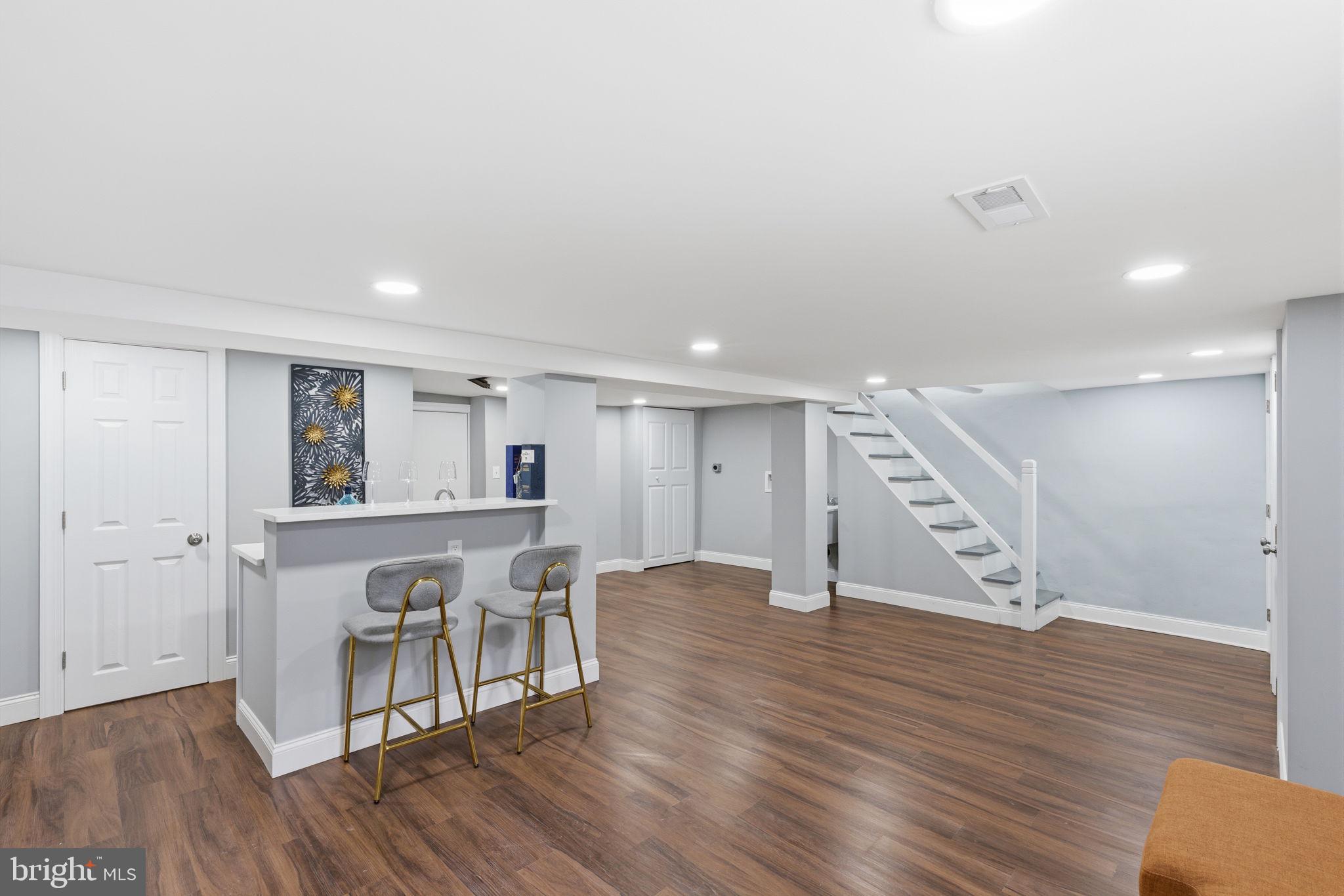 WEST OAK LANE - Residential