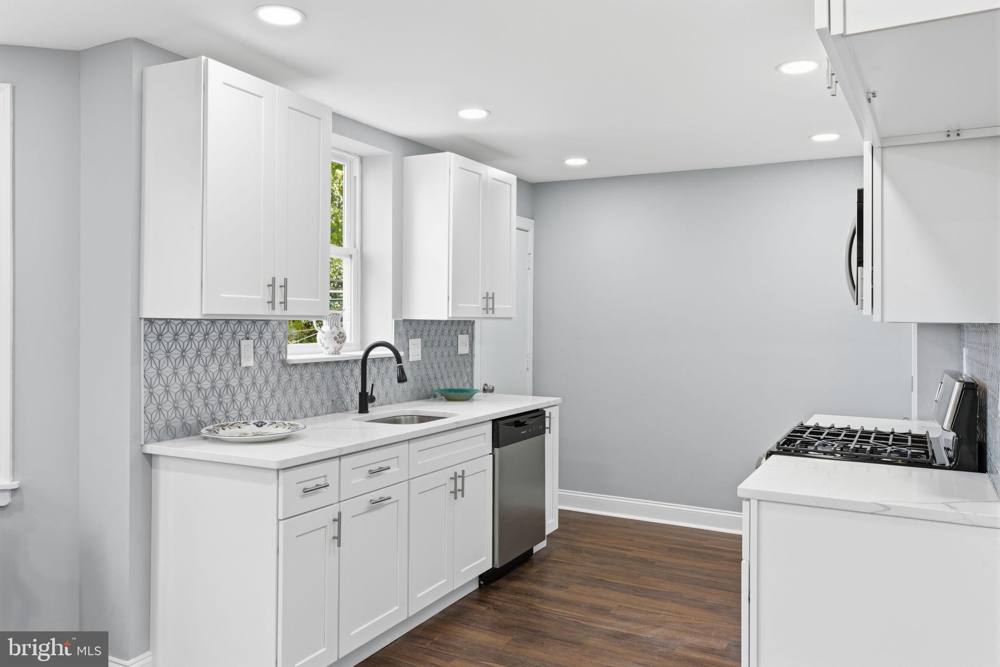 WEST OAK LANE - Residential