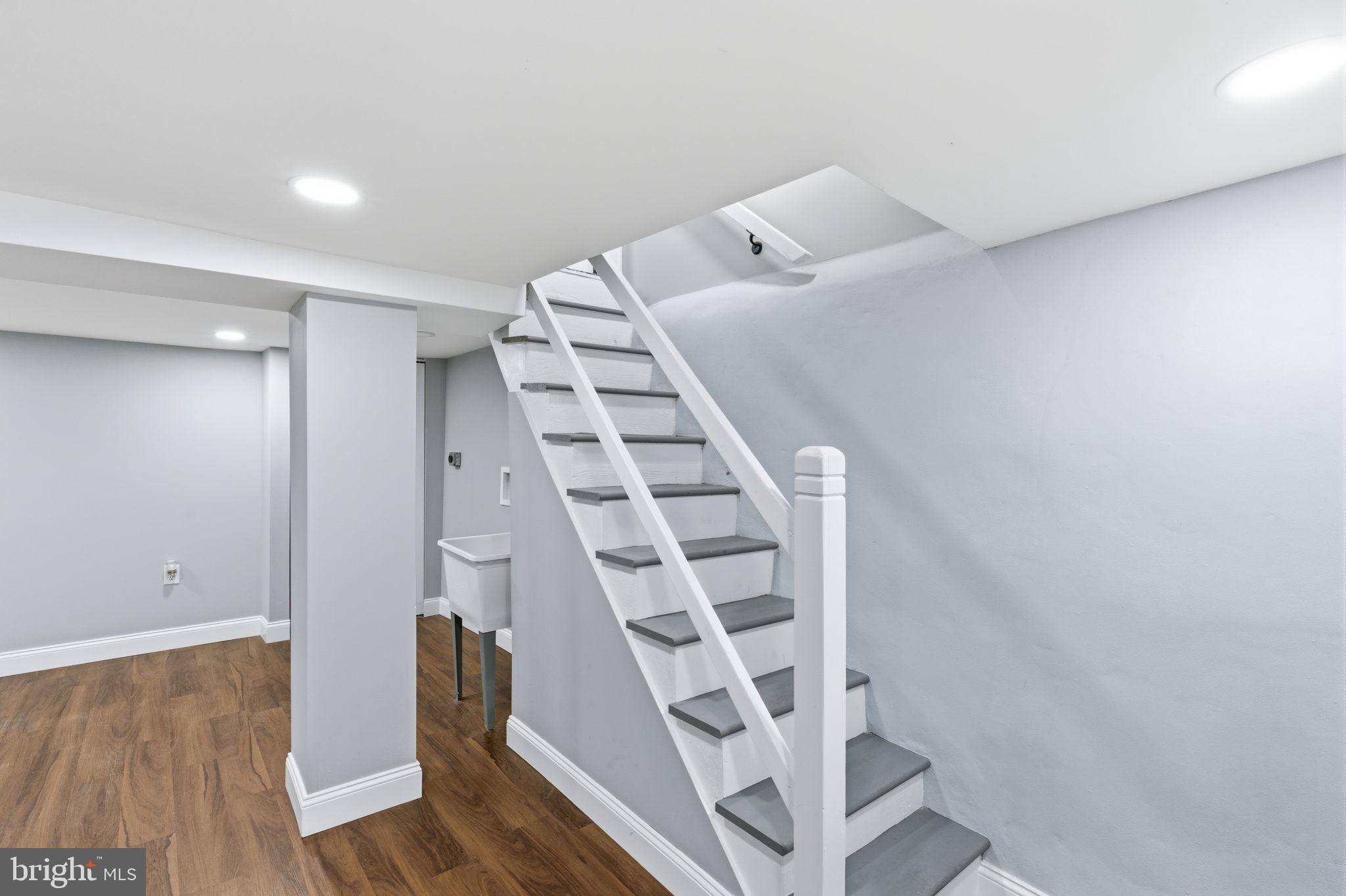 WEST OAK LANE - Residential