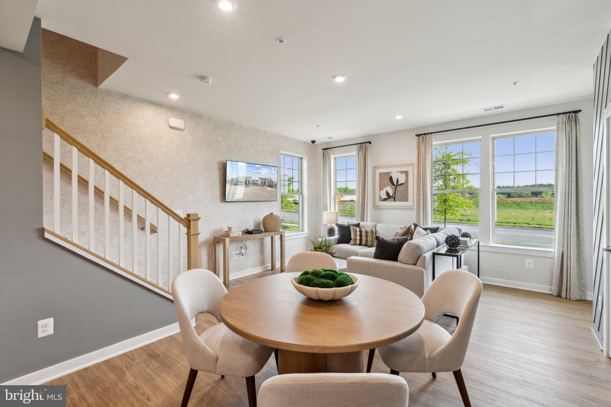1019 INFERNO TERRACE SE