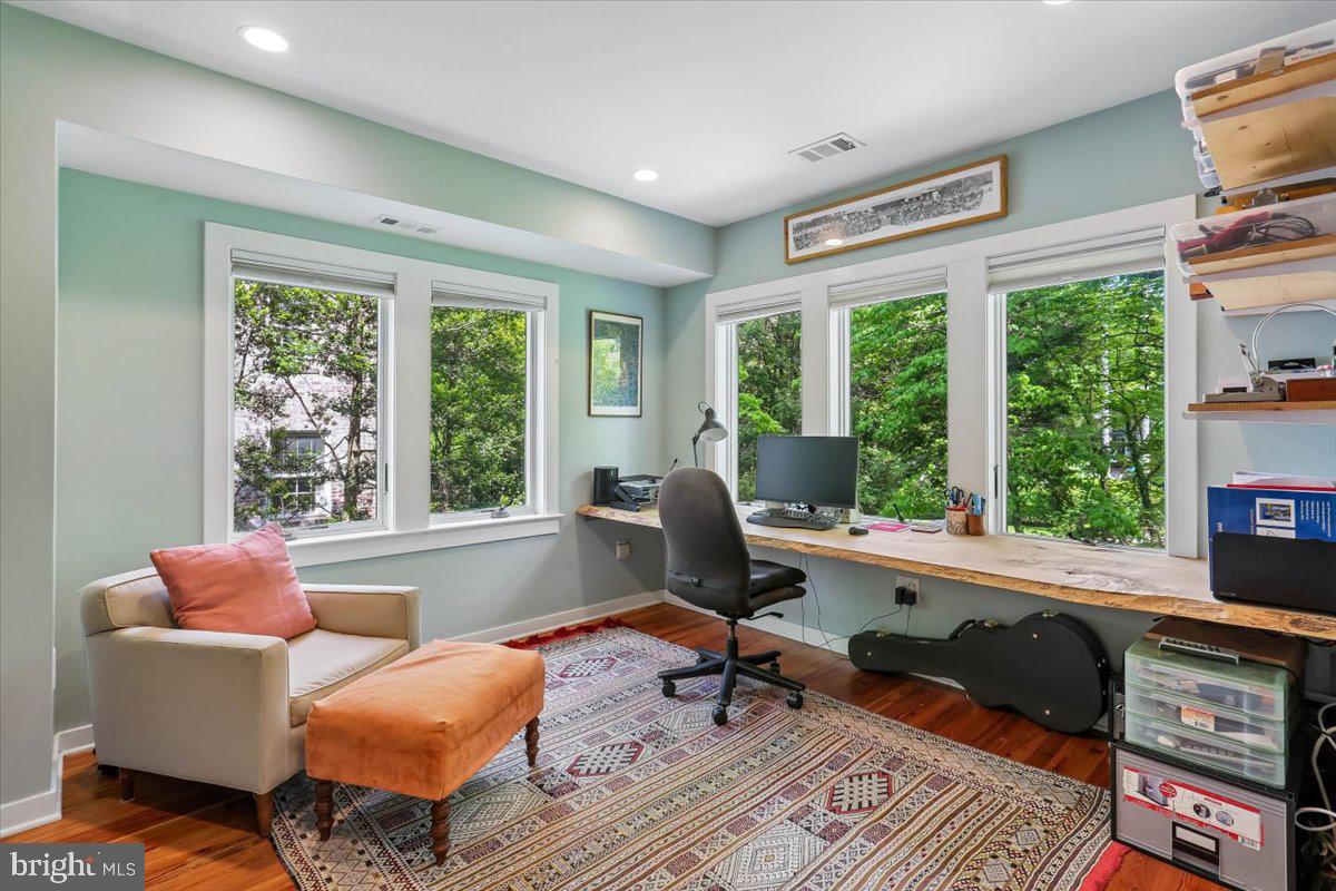 CHEVY CHASE - Residential