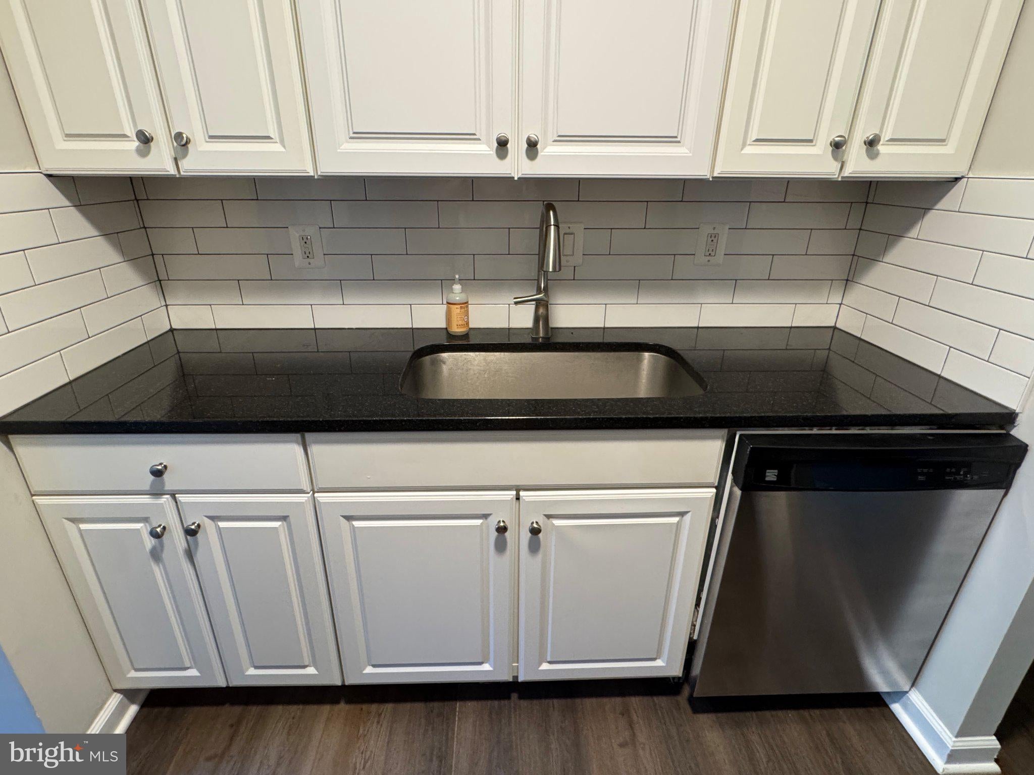 3991 LYNDHURST DRIVE 204