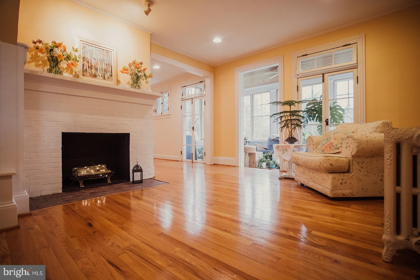 213 W HIGH STREET