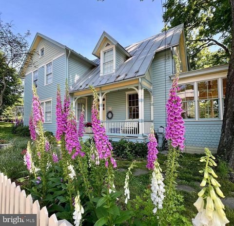 213 W HIGH STREET SHEPHERDSTOWN WV 25443