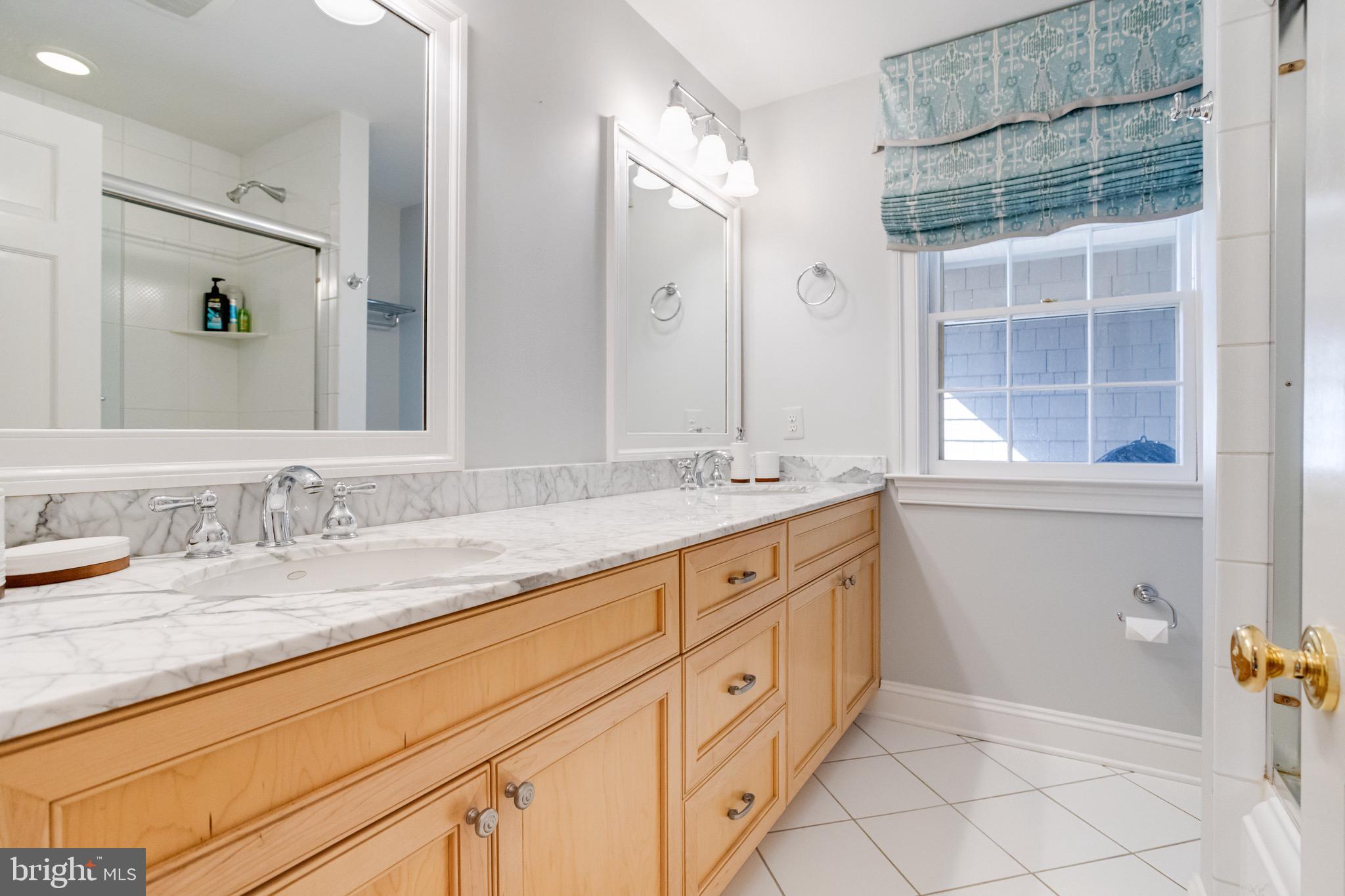 RUXTON - Residential