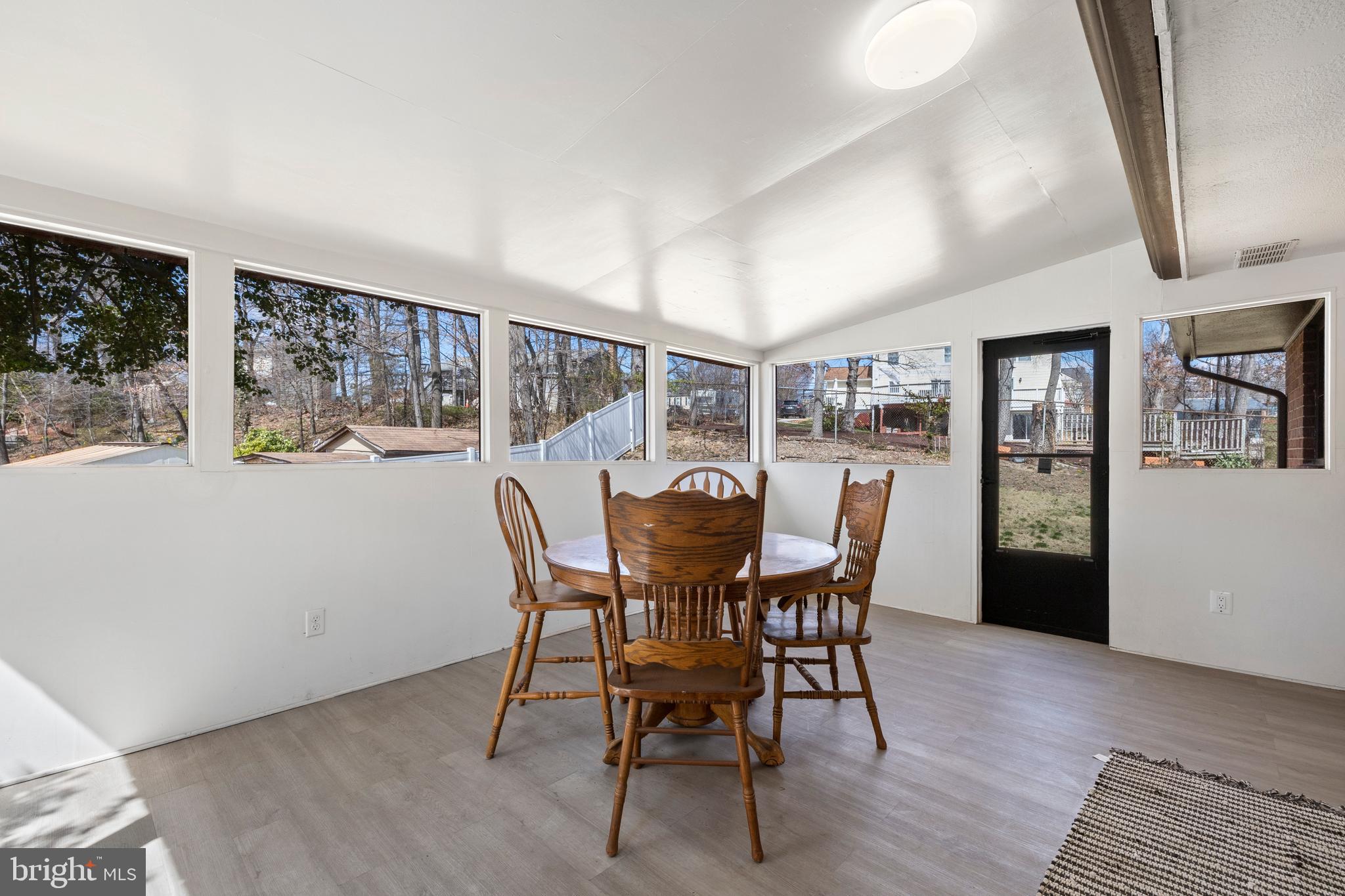 CALVERTON - Residential