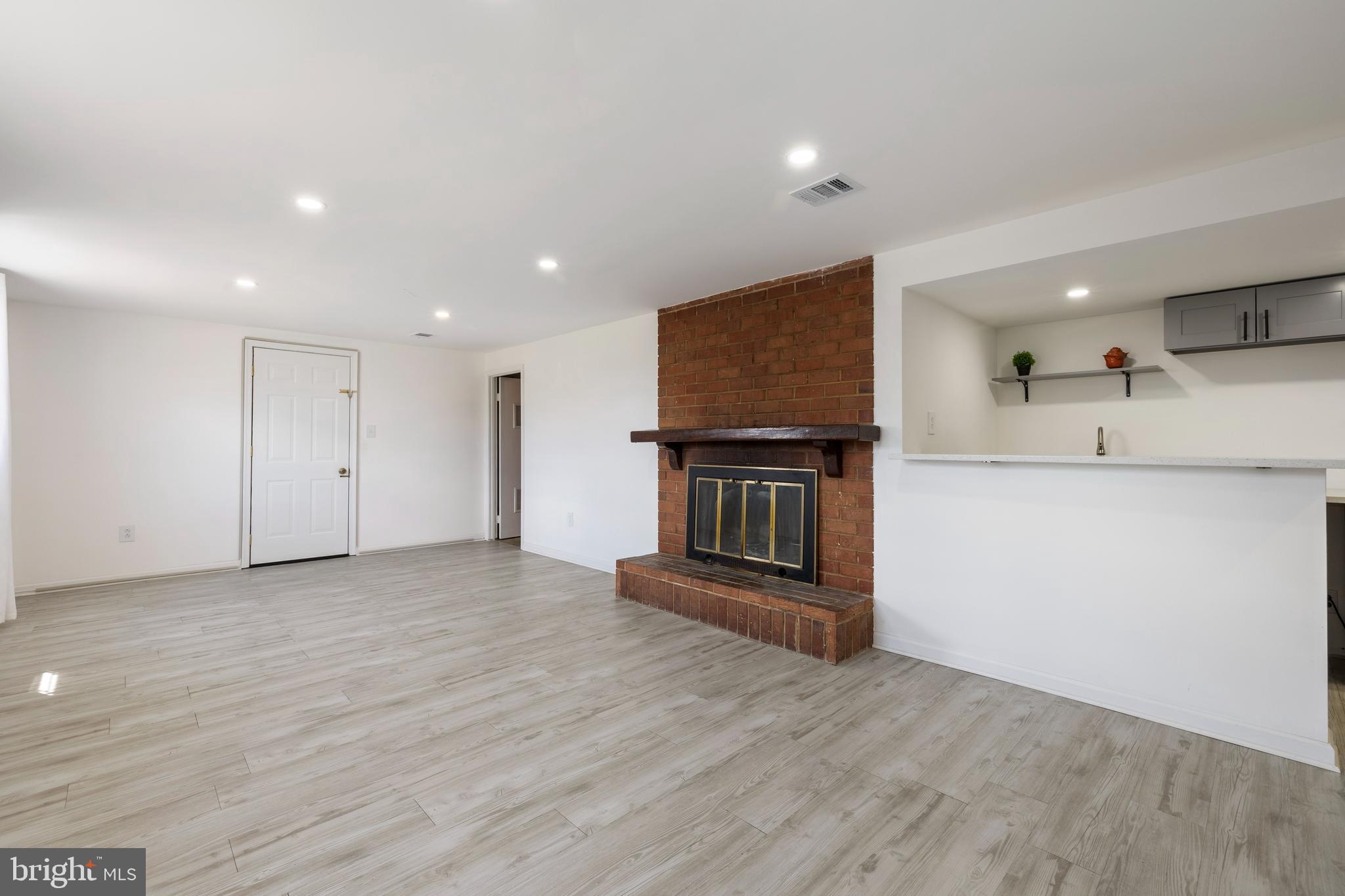 CALVERTON - Residential