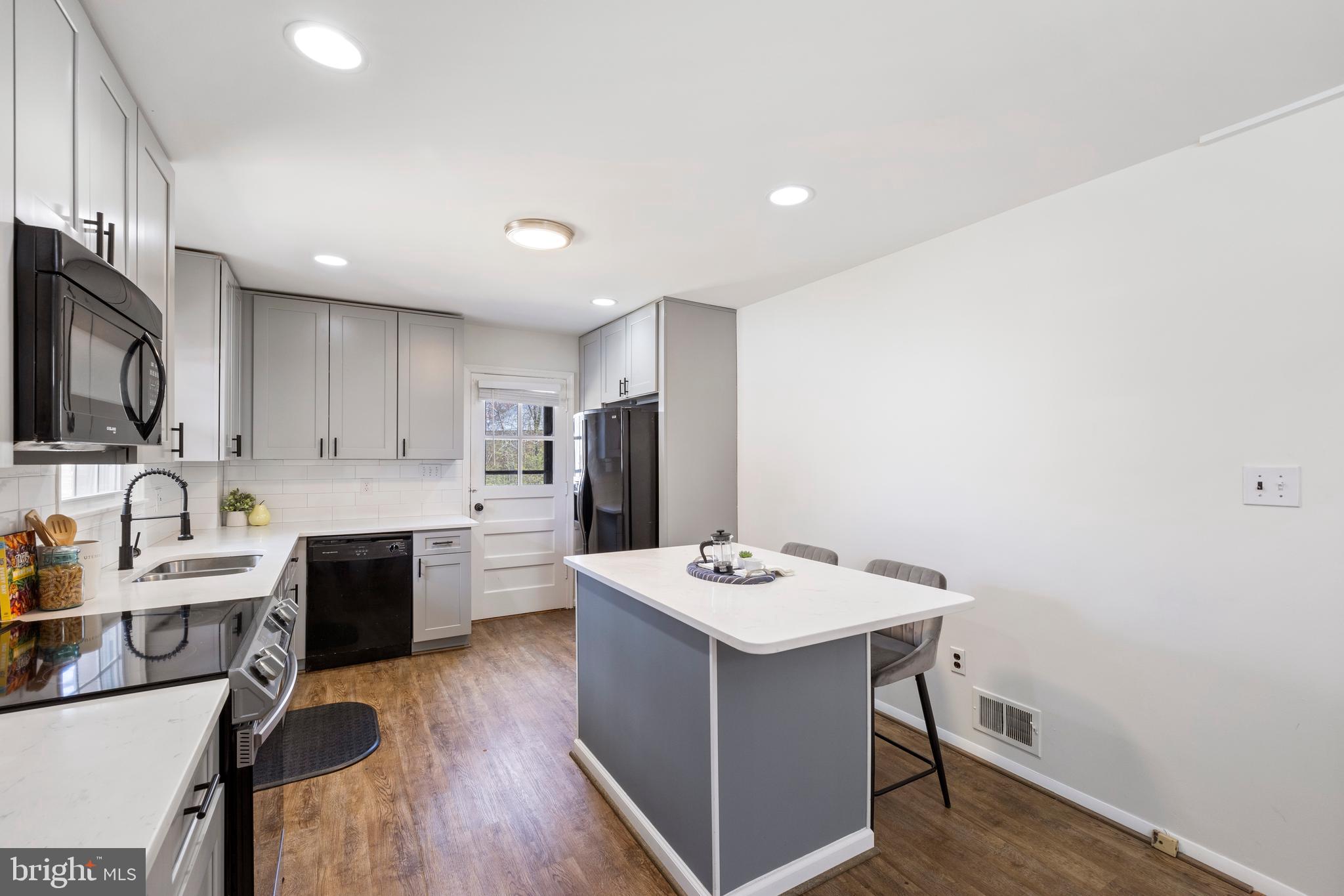 CALVERTON - Residential