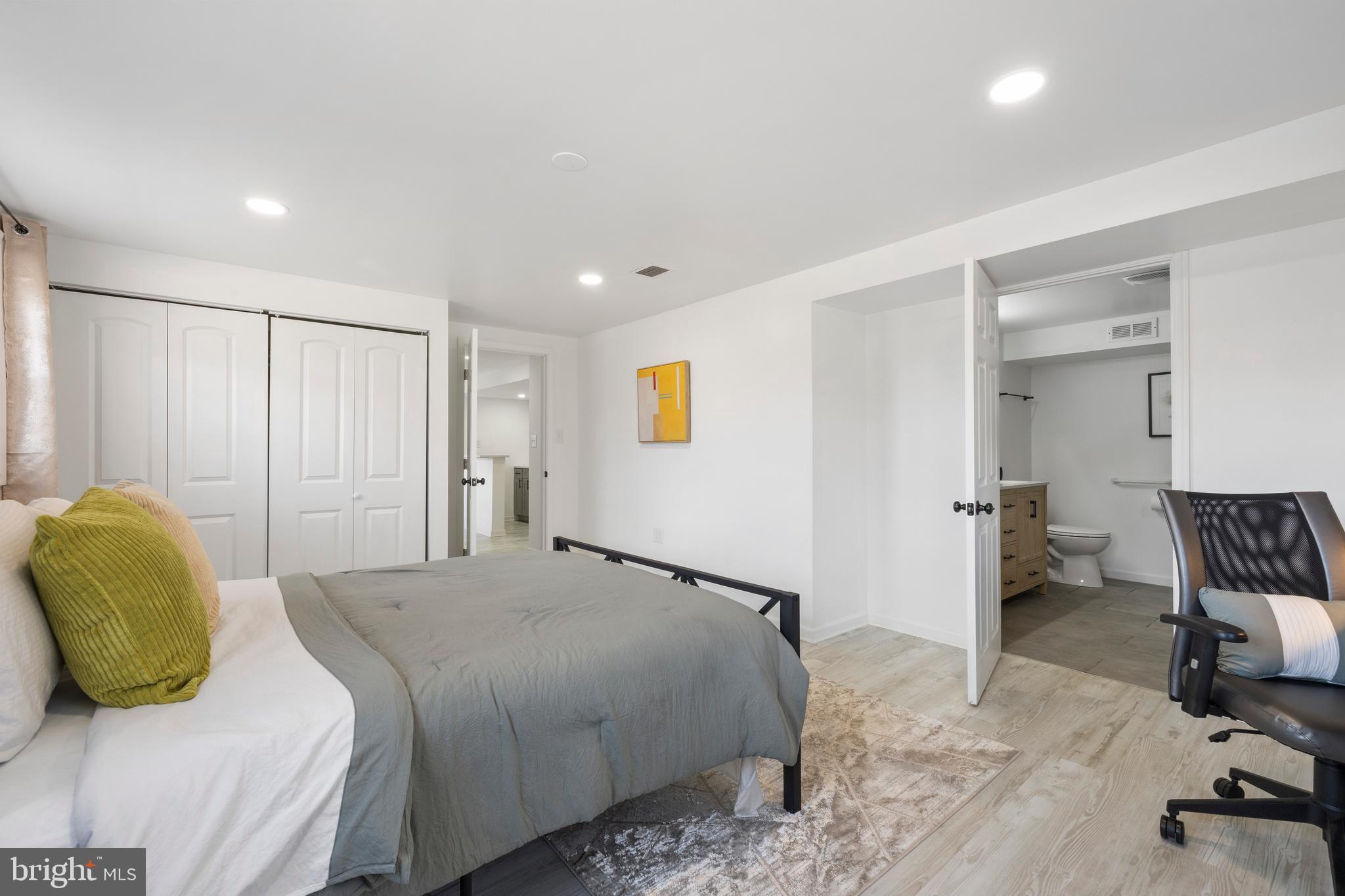 CALVERTON - Residential