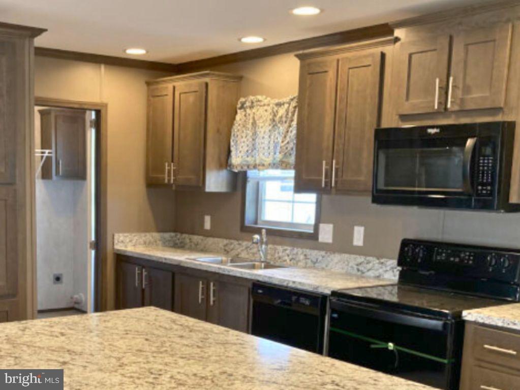 NORTHVIEW MANOR - Residential