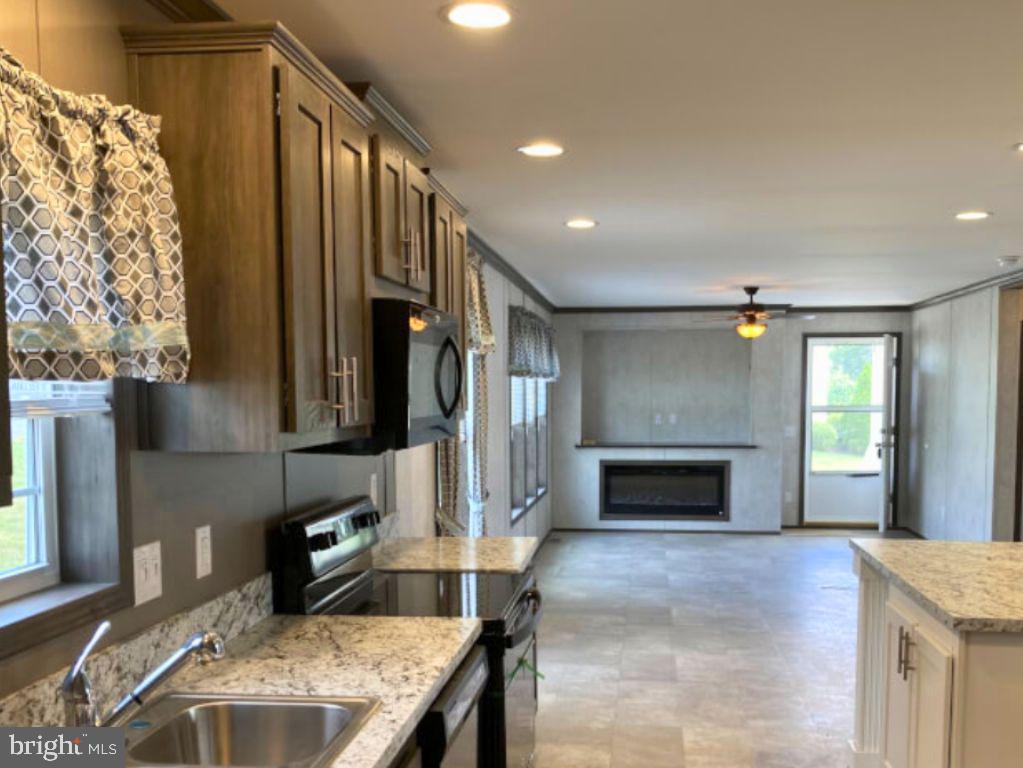 NORTHVIEW MANOR - Residential