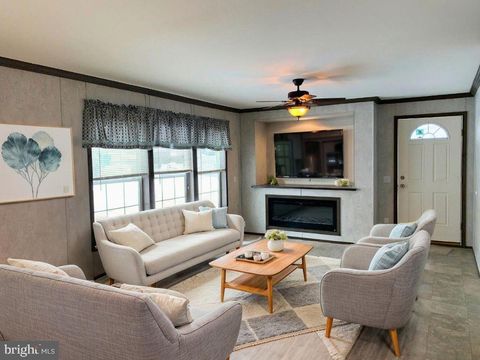 Homes For Sale - 14 Northview Drive<br/> CARLISLE, PA 17013