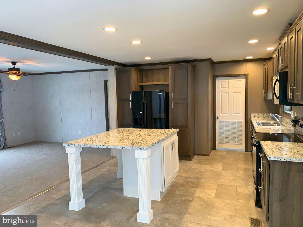 NORTHVIEW MANOR - Residential