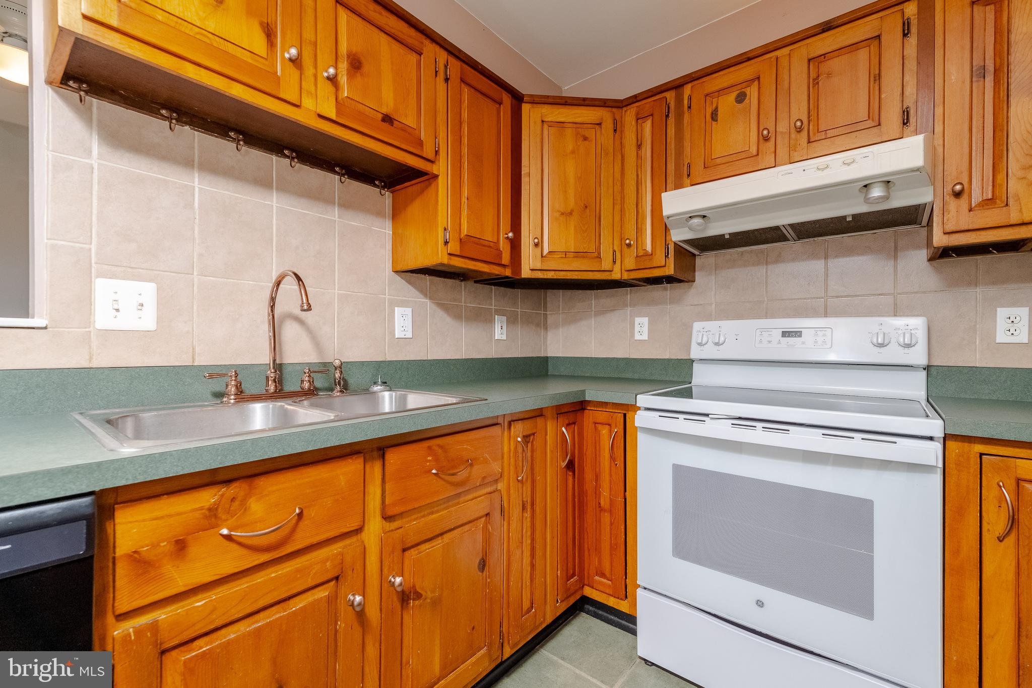 STANSBURY MANOR - Residential