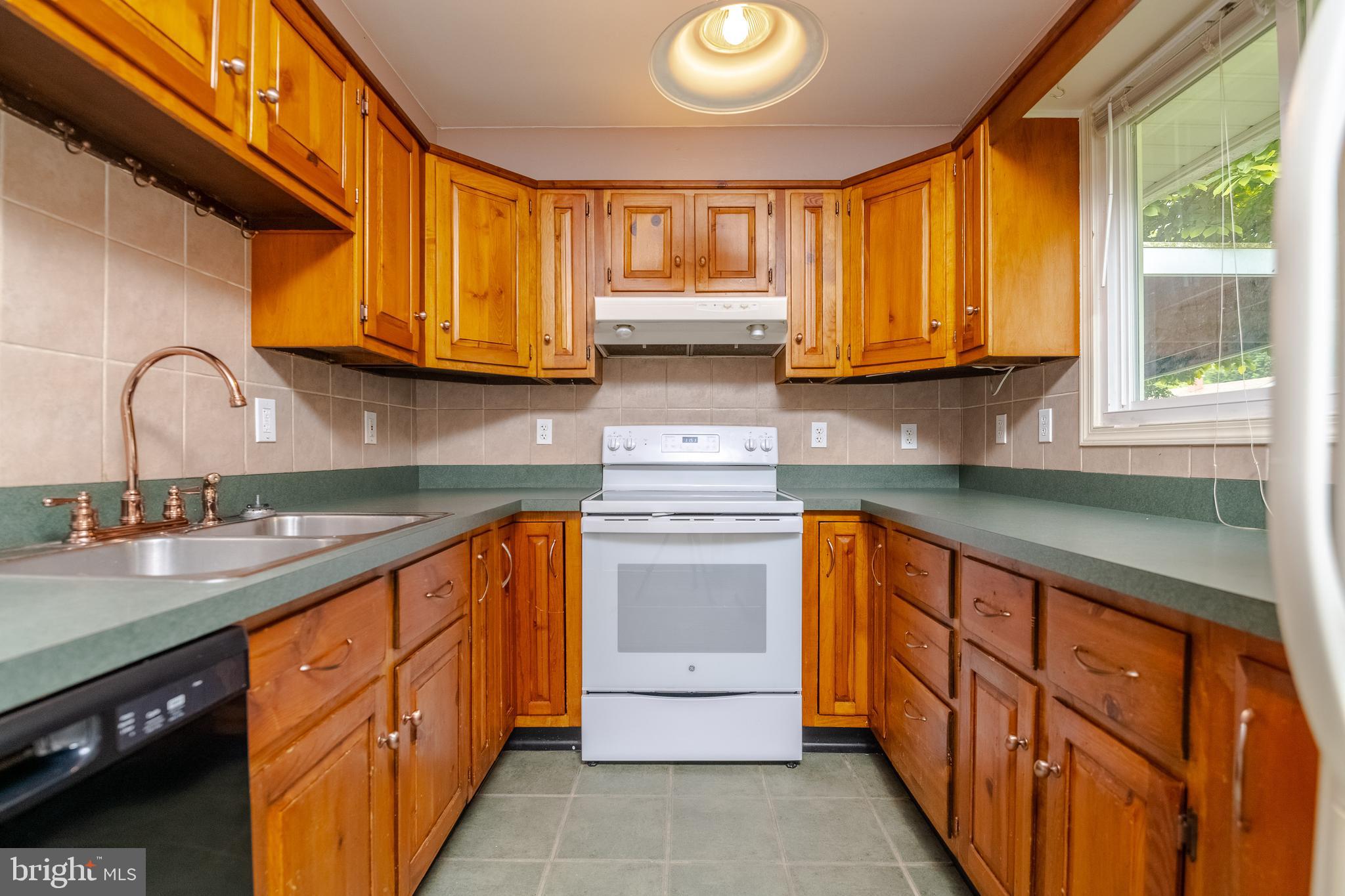 STANSBURY MANOR - Residential